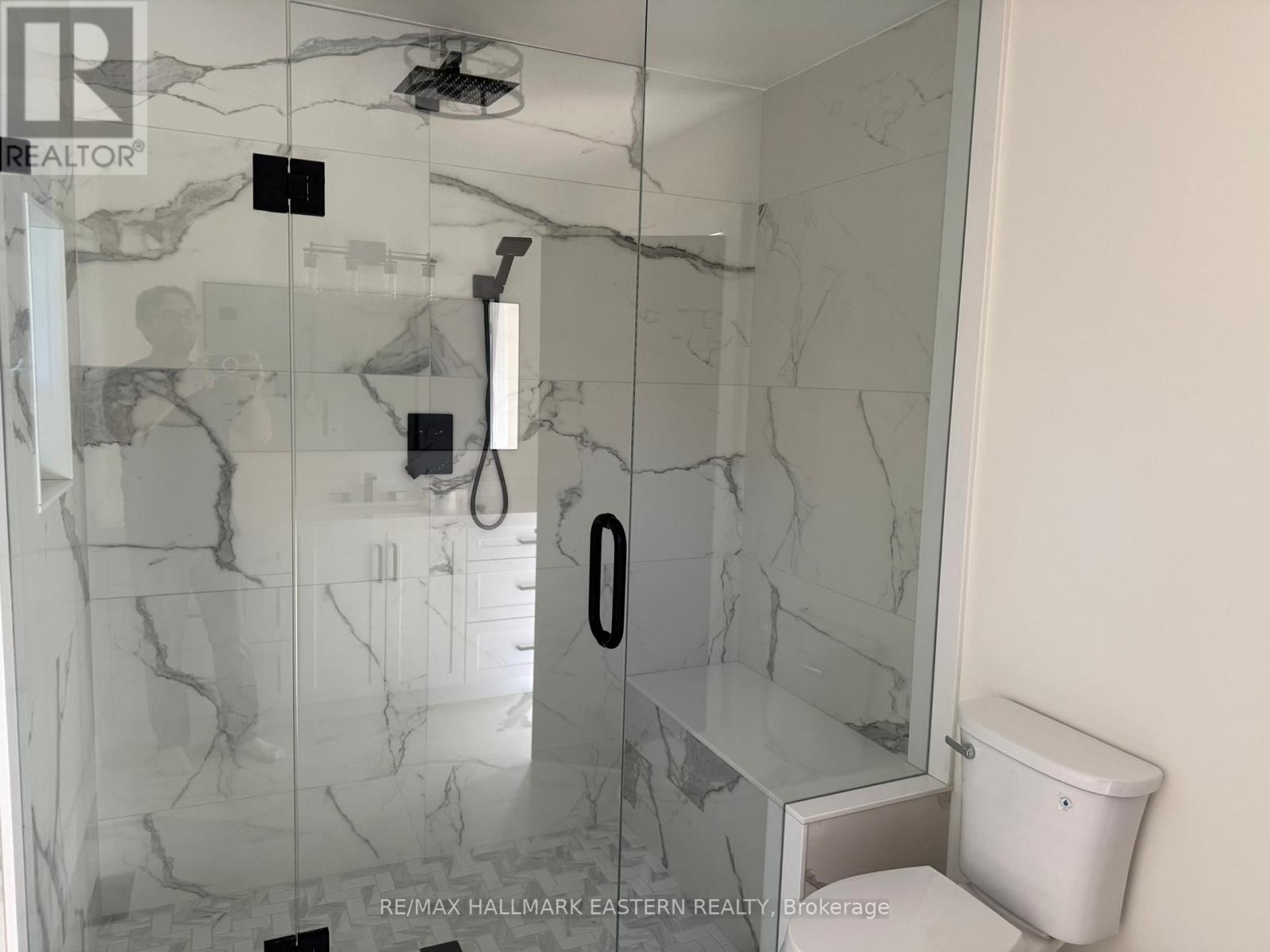 326 Indian Point Road, Kawartha Lakes (Bexley), ON - Indoor Photo Showing Bathroom