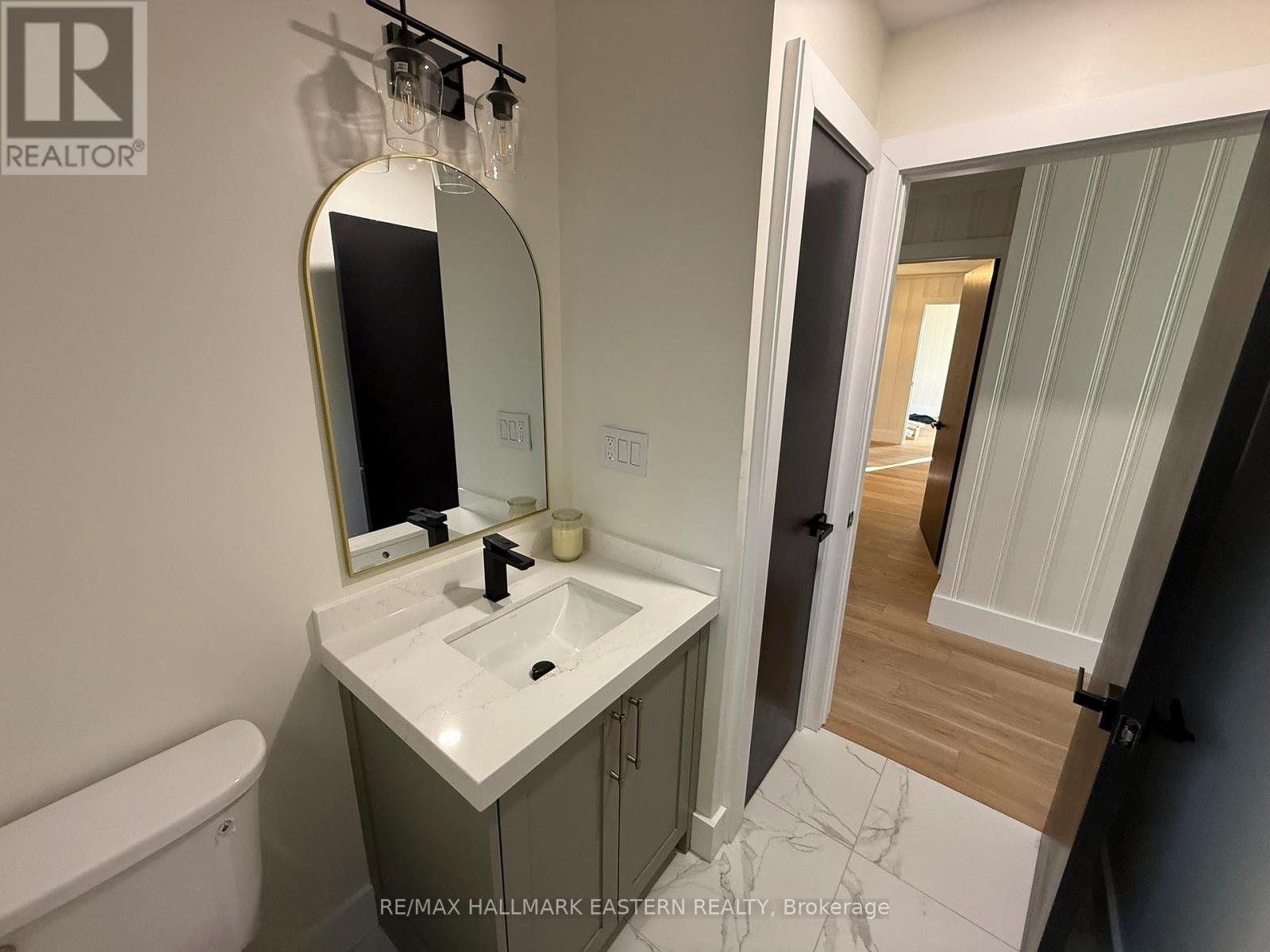 326 Indian Point Road, Kawartha Lakes (Bexley), ON - Indoor Photo Showing Bathroom