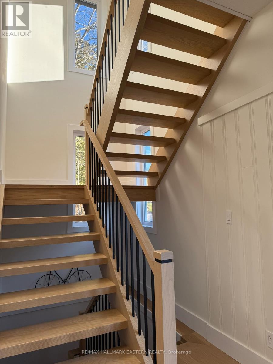 326 Indian Point Road, Kawartha Lakes (Bexley), ON - Indoor Photo Showing Other Room