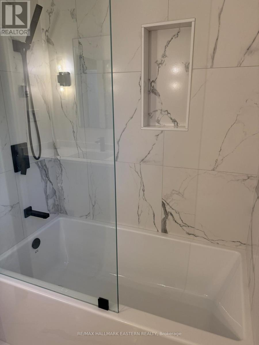 326 Indian Point Road, Kawartha Lakes (Bexley), ON - Indoor Photo Showing Bathroom