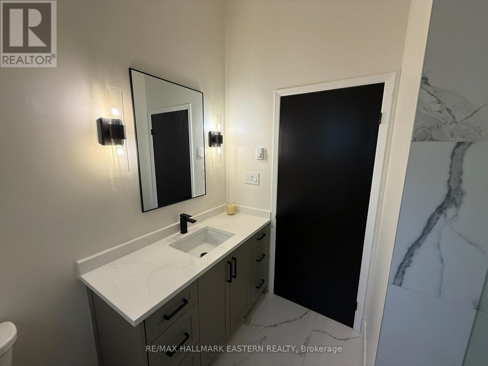 326 Indian Point Road, Kawartha Lakes (Bexley), ON - Indoor Photo Showing Bathroom