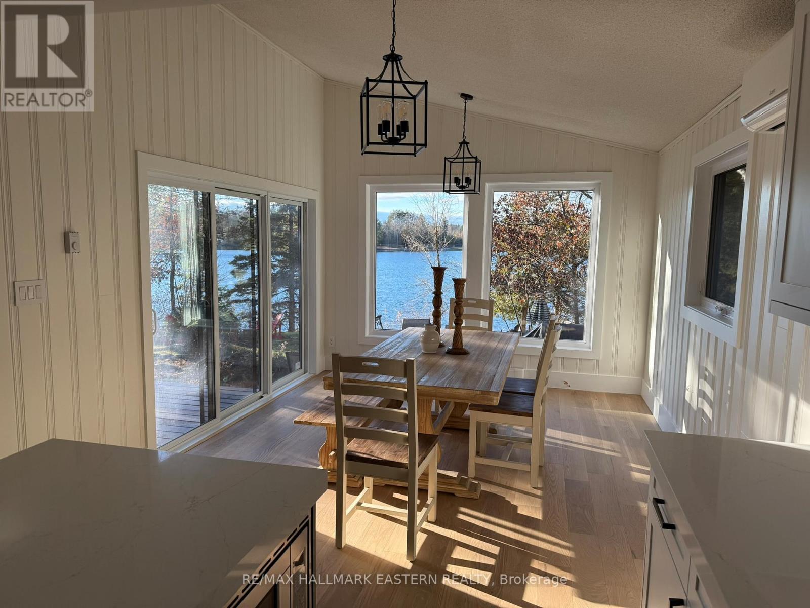 326 Indian Point Road, Kawartha Lakes (Bexley), ON - Indoor Photo Showing Dining Room