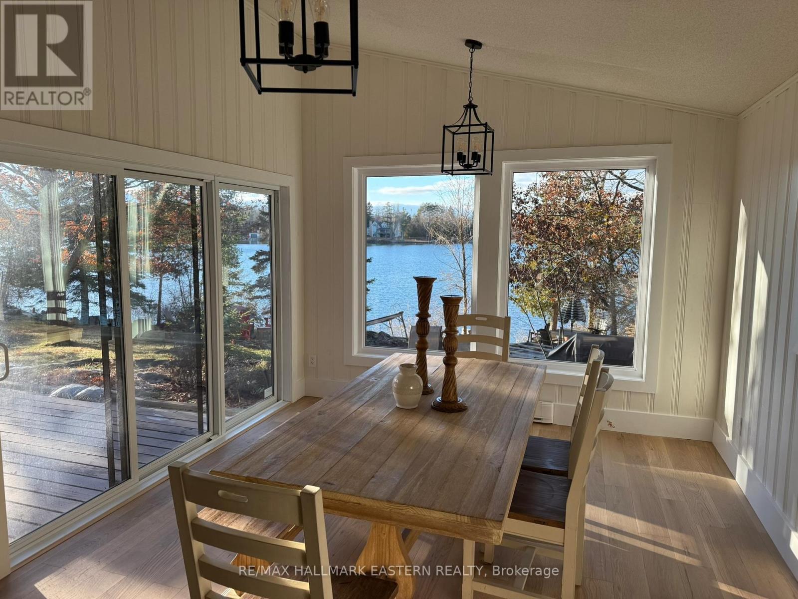326 Indian Point Road, Kawartha Lakes (Bexley), ON - Indoor Photo Showing Dining Room
