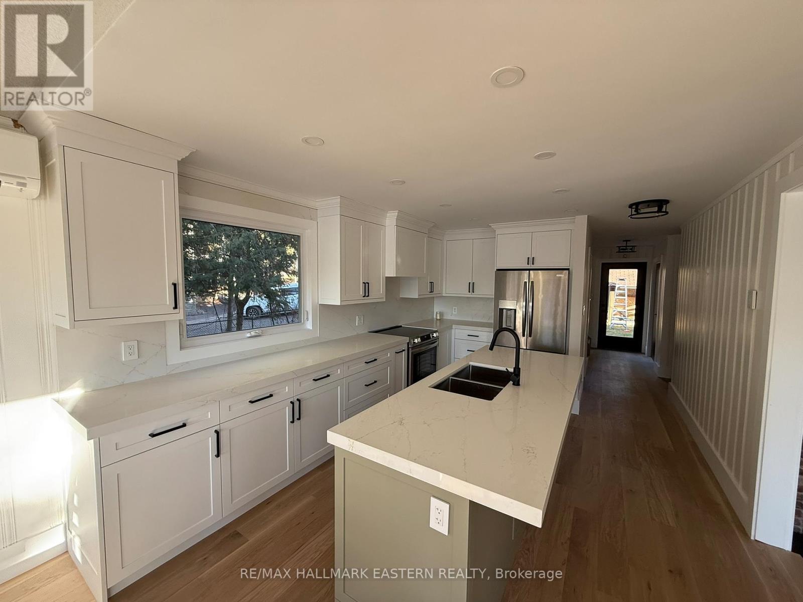 326 Indian Point Road, Kawartha Lakes (Bexley), ON - Indoor Photo Showing Kitchen With Double Sink