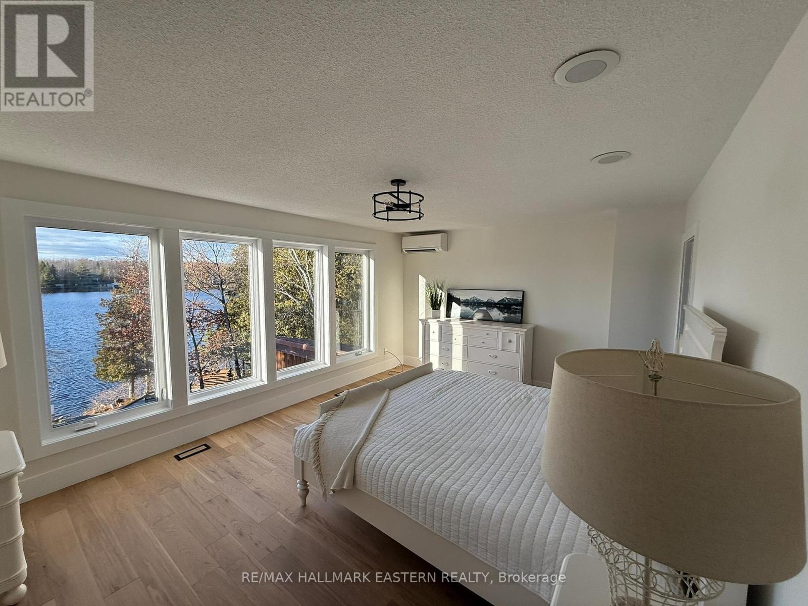 326 Indian Point Road, Kawartha Lakes (Bexley), ON - Indoor Photo Showing Bedroom