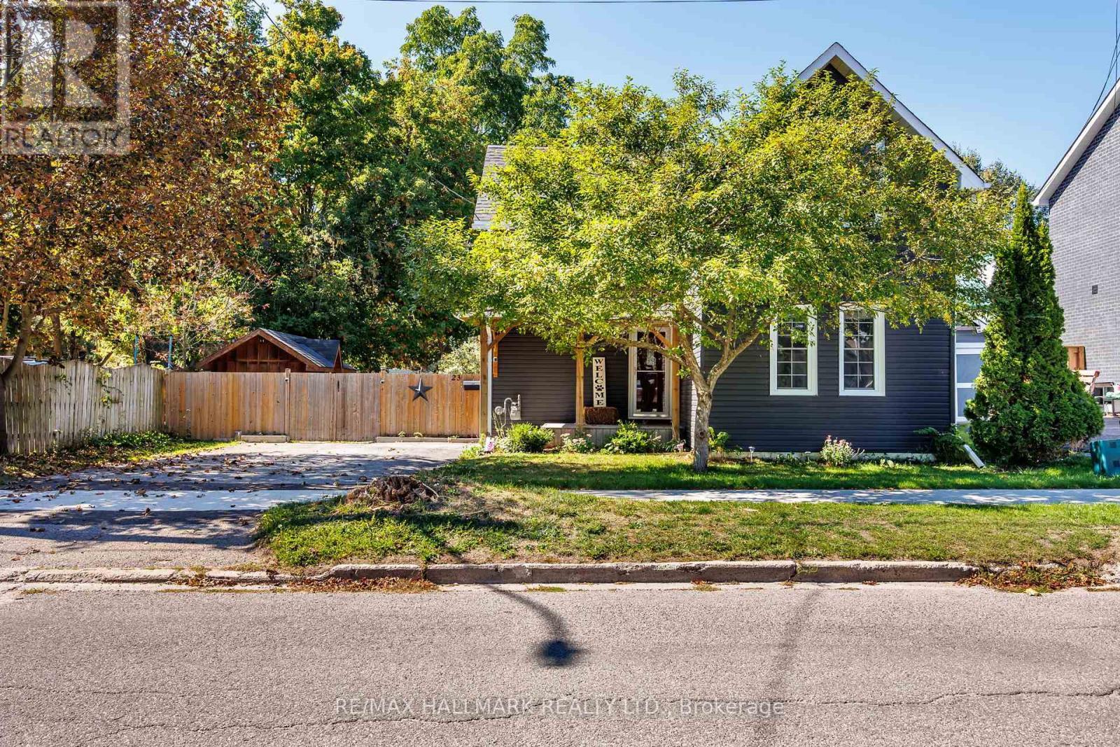 23 Douglas Street, Orillia, ON - Outdoor