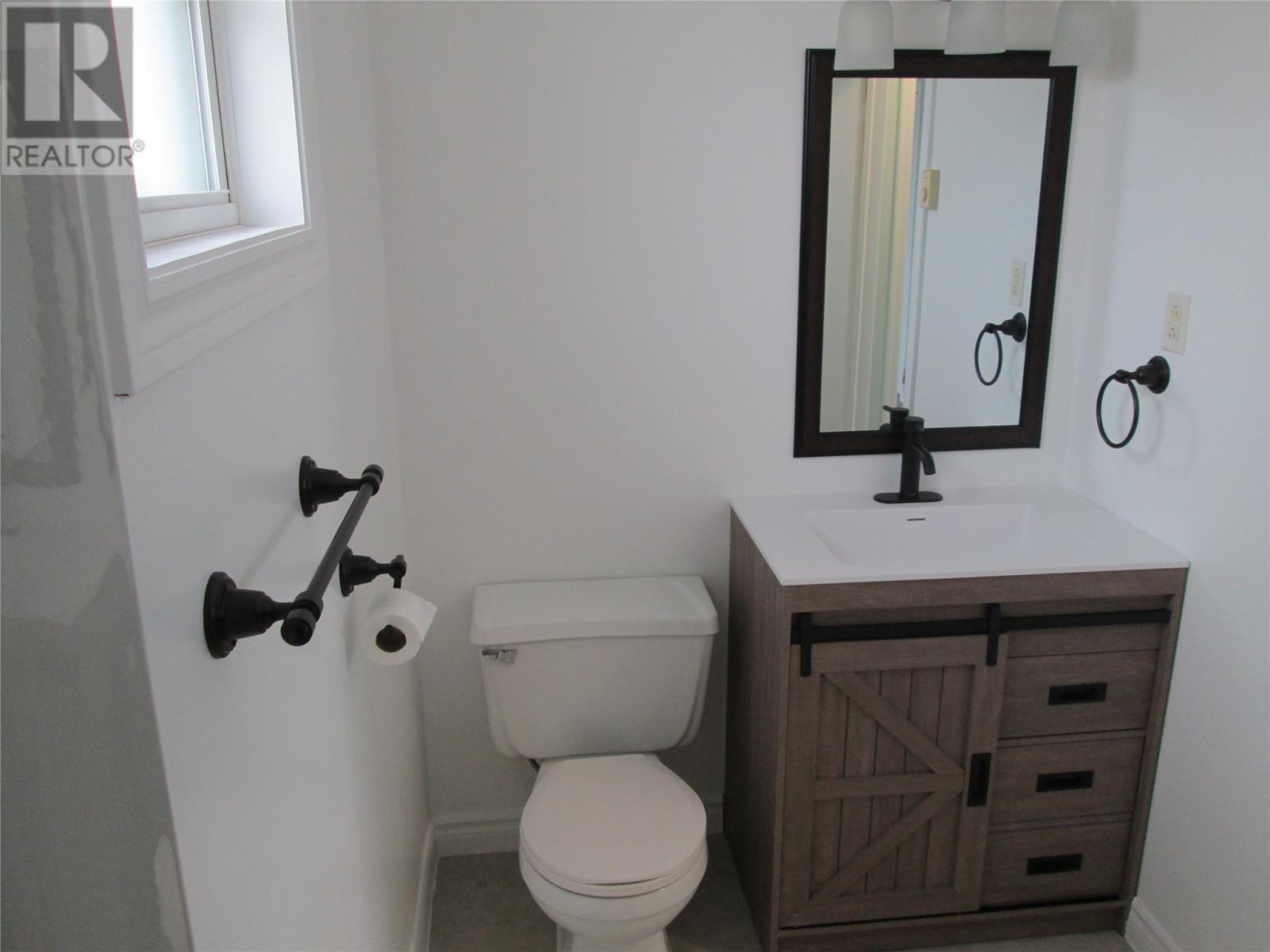 7-9 Forest Road, Bishop'S Falls, NL - Indoor Photo Showing Bathroom