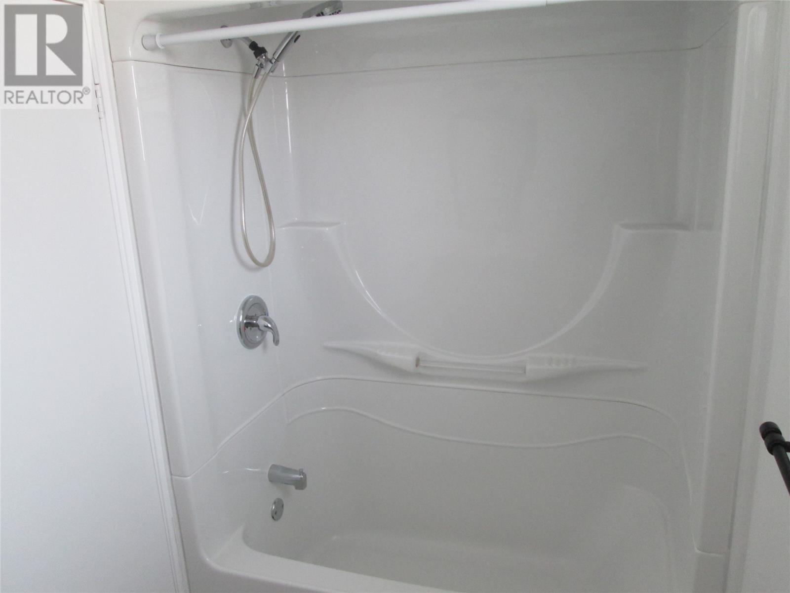 7-9 Forest Road, Bishop'S Falls, NL - Indoor Photo Showing Bathroom