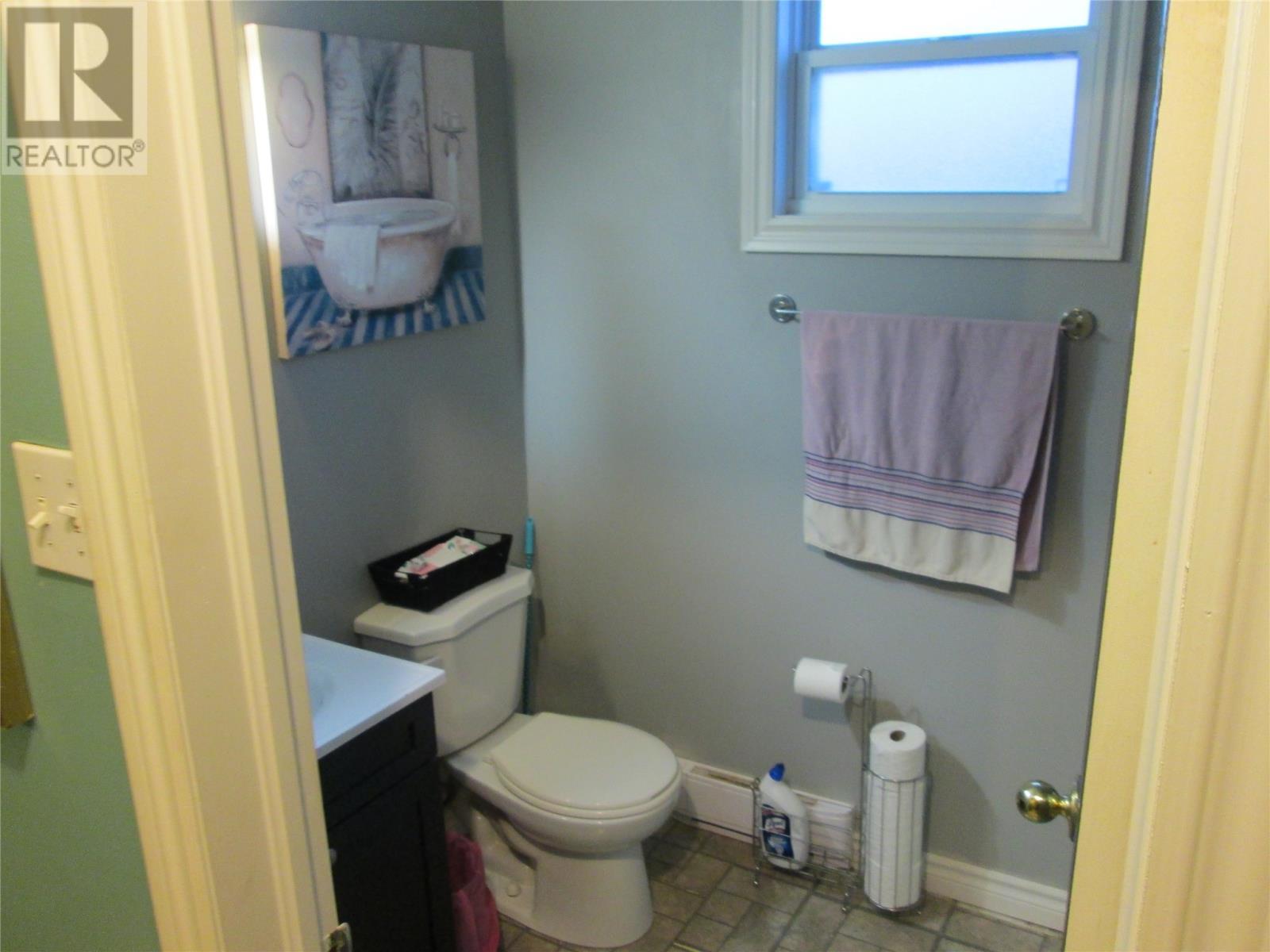 7-9 Forest Road, Bishop'S Falls, NL - Indoor Photo Showing Bathroom