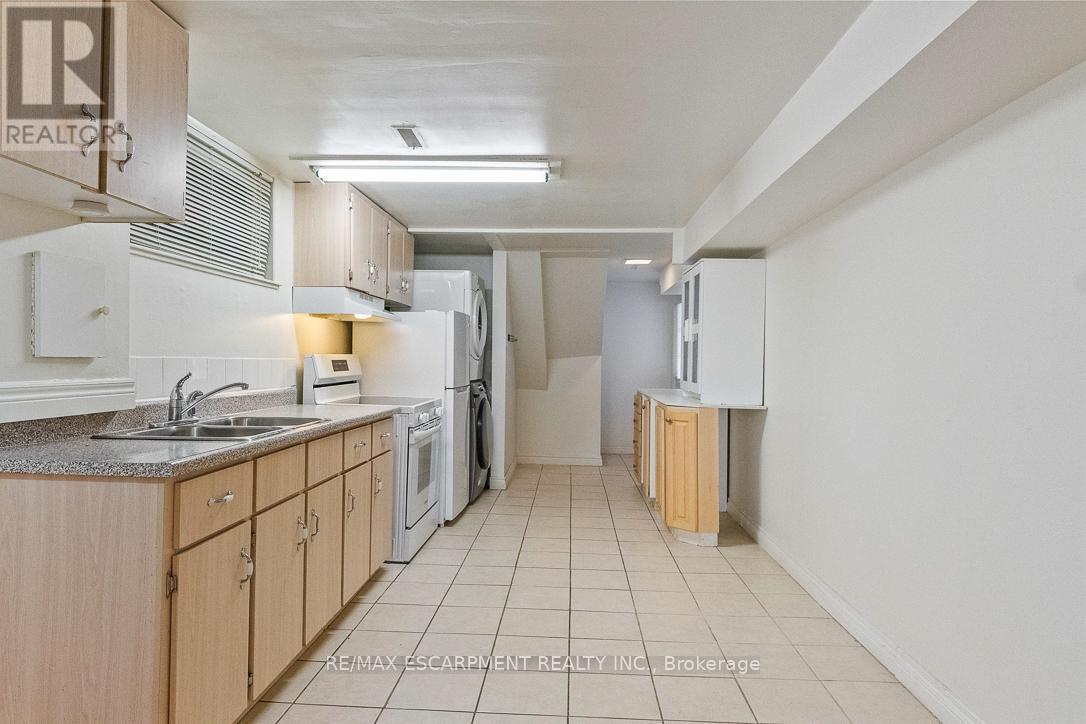 2012 Bonnymede Drive, Mississauga, ON - Indoor Photo Showing Kitchen With Double Sink