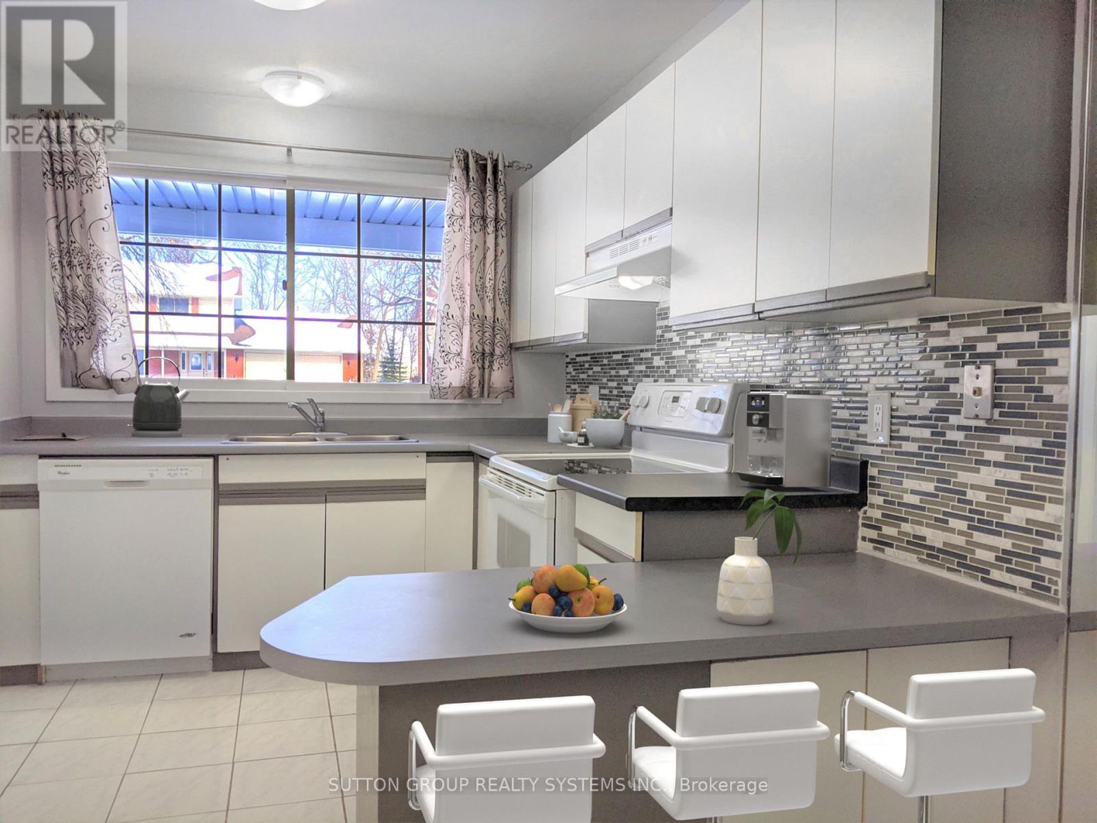 334 Dale Crescent, Waterloo, ON - Indoor Photo Showing Kitchen