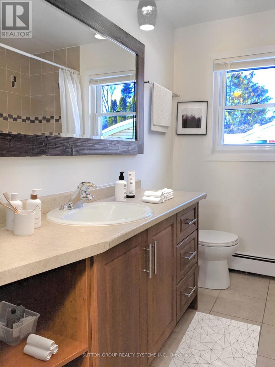 334 Dale Crescent, Waterloo, ON - Indoor Photo Showing Bathroom