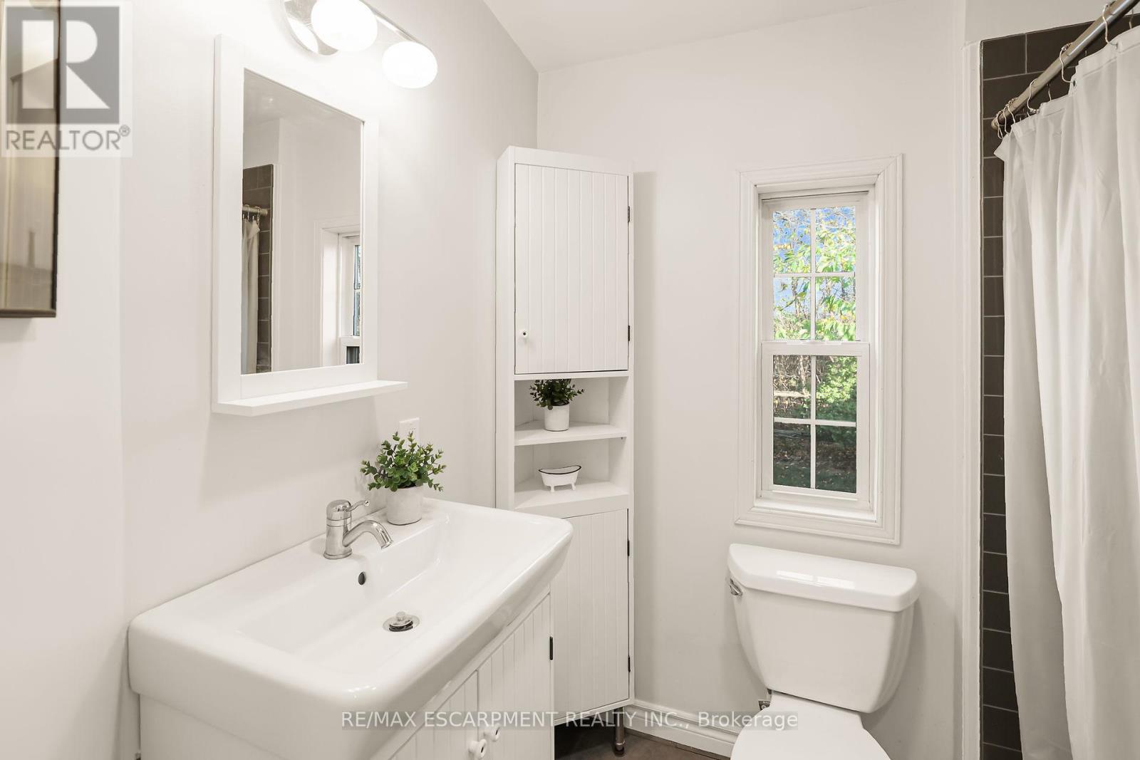 4453 Timothy Lane, Lincoln, ON - Indoor Photo Showing Bathroom