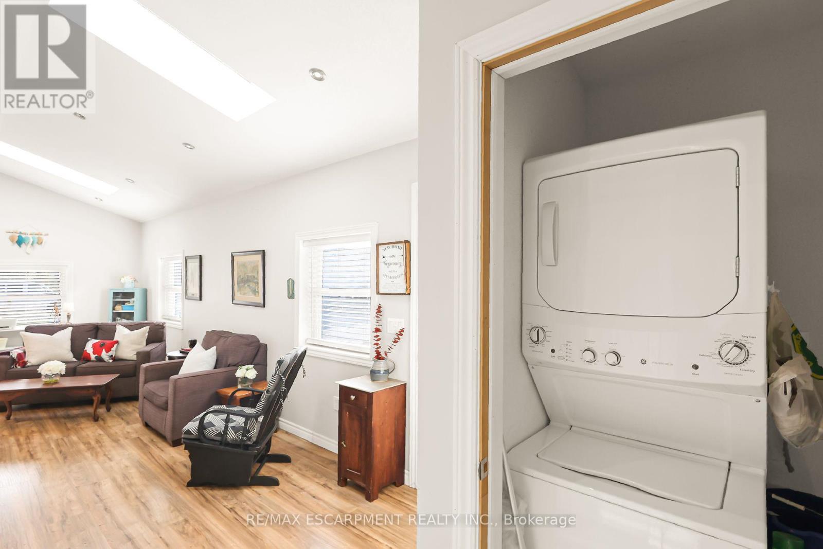 4453 Timothy Lane, Lincoln, ON - Indoor Photo Showing Laundry Room