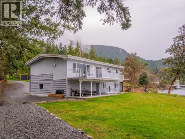 2440 Jenkinson Road, Powell River, BC - Outdoor