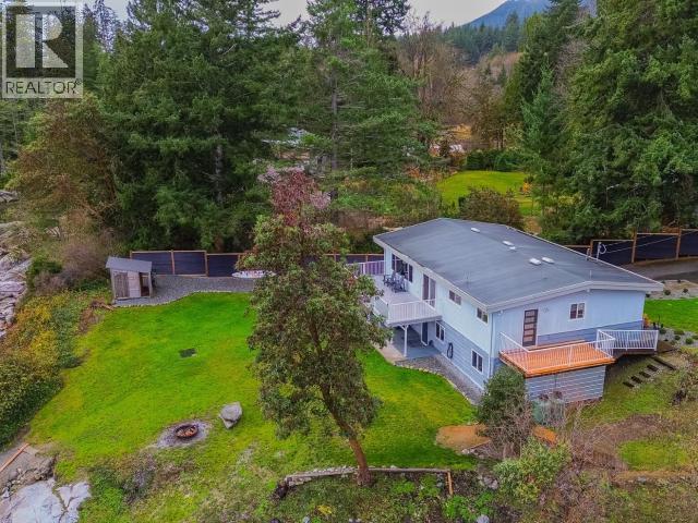 2440 Jenkinson Road, Powell River, BC - Outdoor