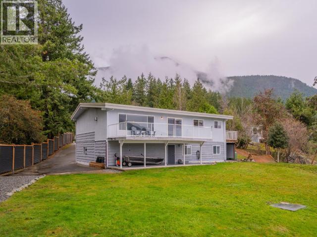 2440 Jenkinson Road, Powell River, BC - Outdoor With Deck Patio Veranda