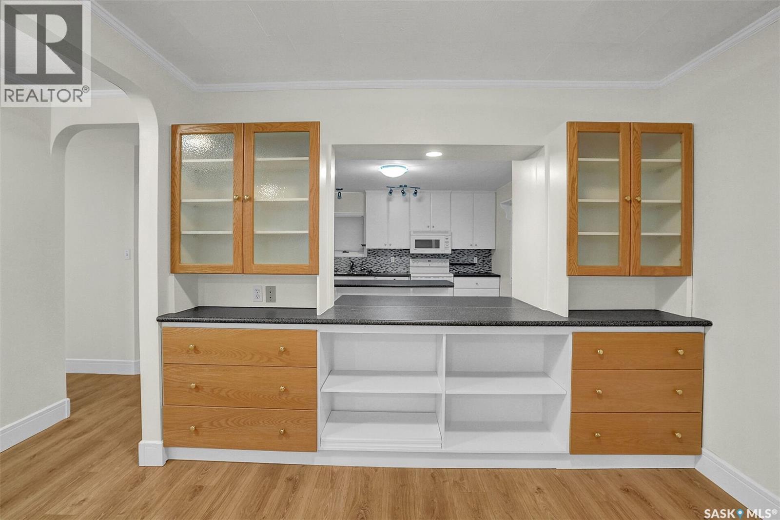 2826 23Rd Avenue, Regina, SK - Indoor Photo Showing Kitchen