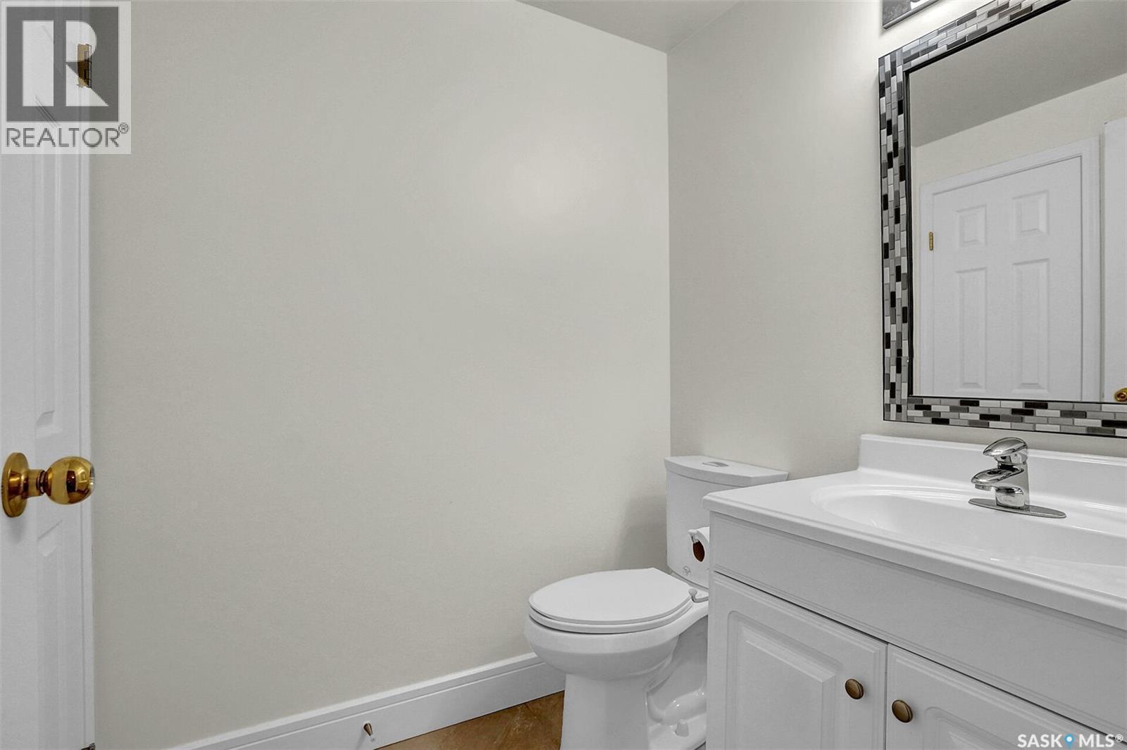 2826 23Rd Avenue, Regina, SK - Indoor Photo Showing Bathroom