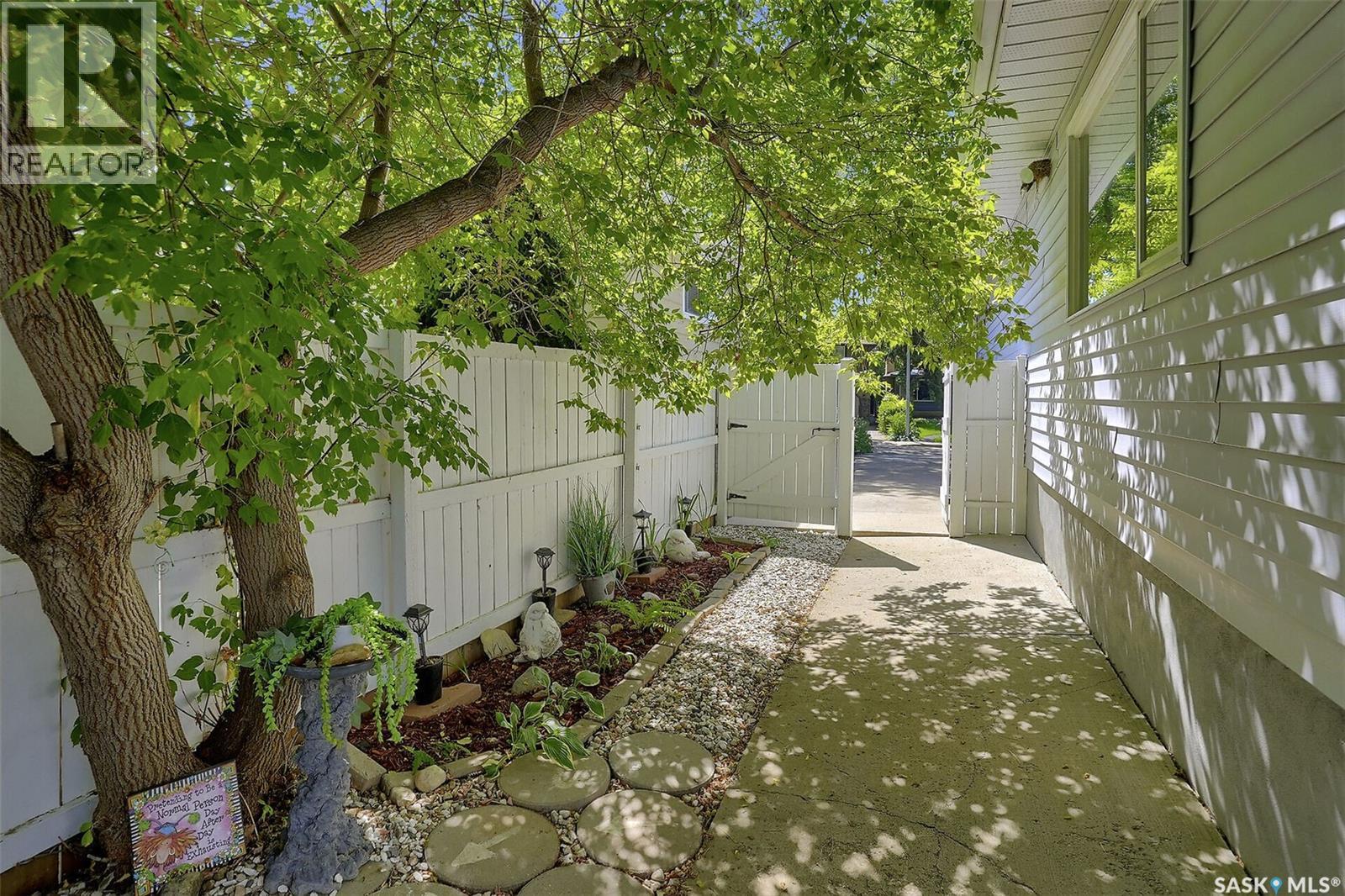 2826 23Rd Avenue, Regina, SK - Outdoor