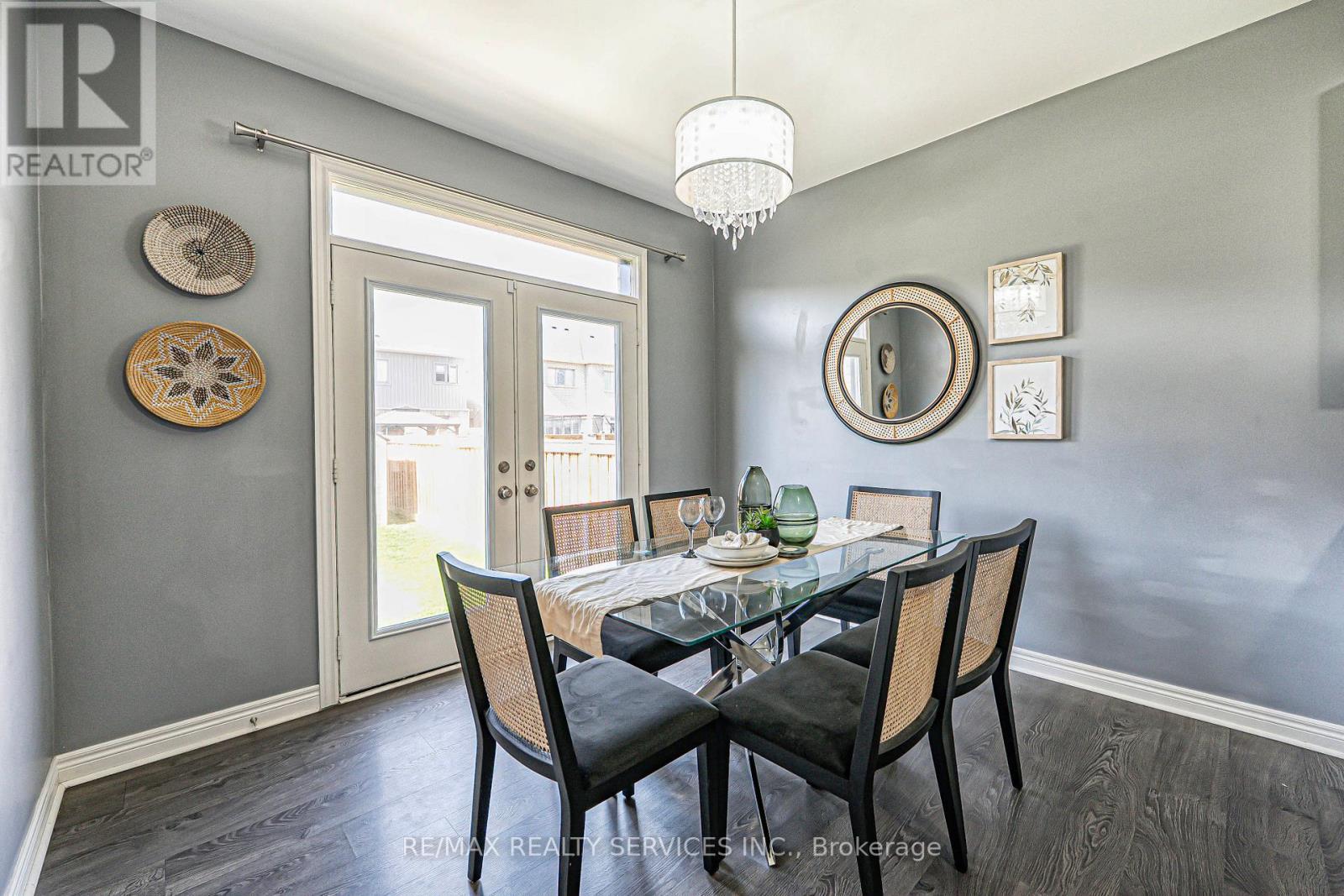 10 Mccabe Lane, New Tecumseth, ON - Indoor Photo Showing Dining Room