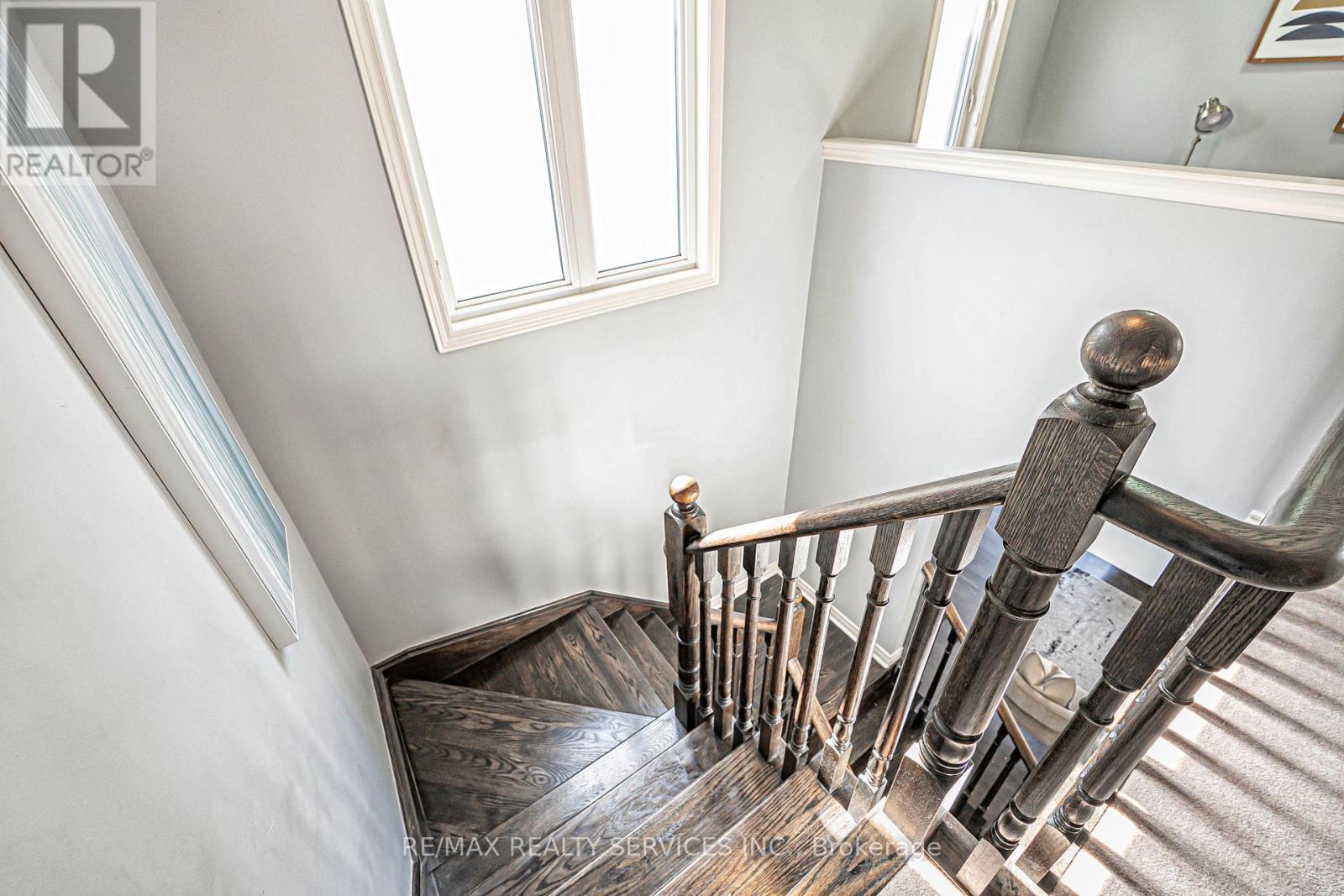 10 Mccabe Lane, New Tecumseth, ON - Indoor Photo Showing Other Room