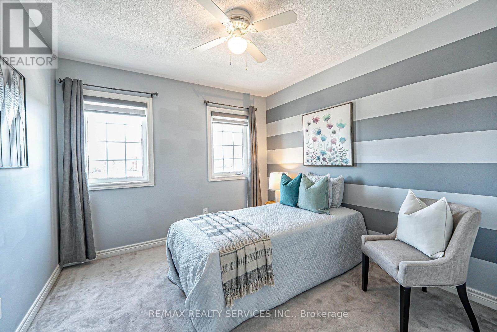 10 Mccabe Lane, New Tecumseth, ON - Indoor Photo Showing Bedroom