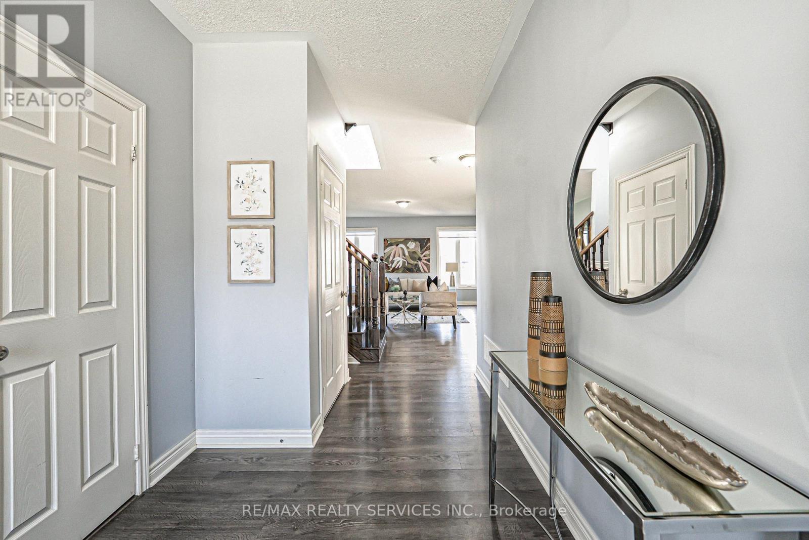 10 Mccabe Lane, New Tecumseth, ON - Indoor Photo Showing Other Room