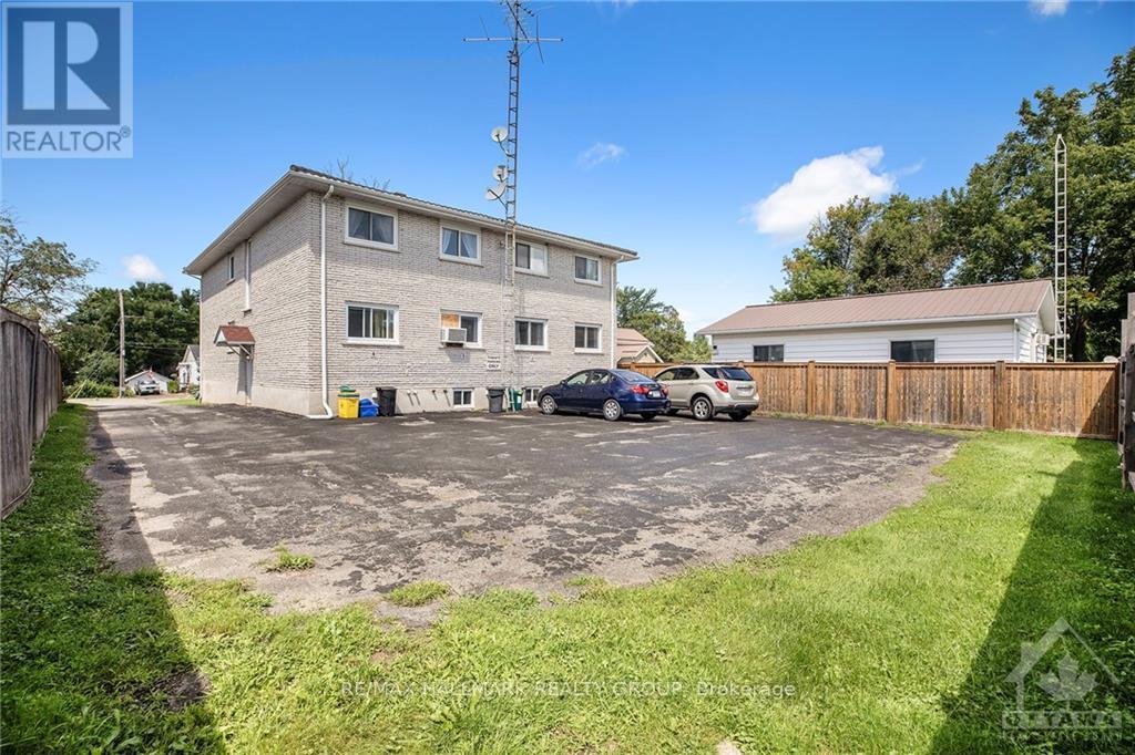 52 Halton Street, Perth, ON