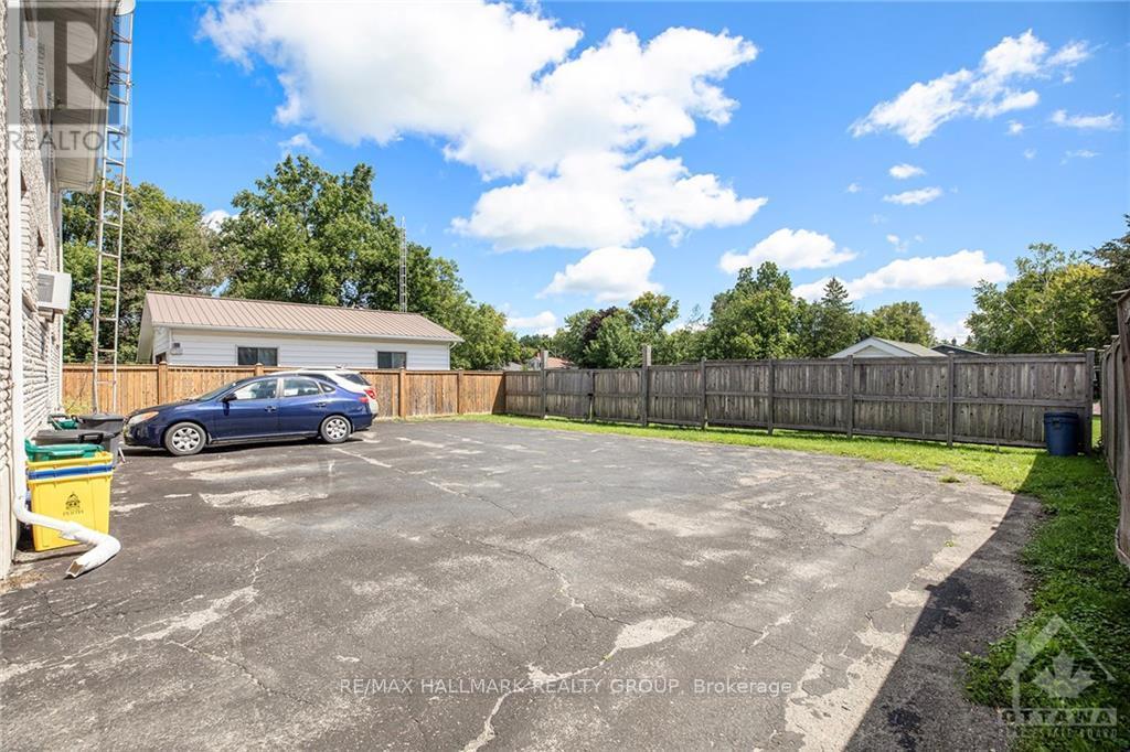 52 Halton Street, Perth, ON