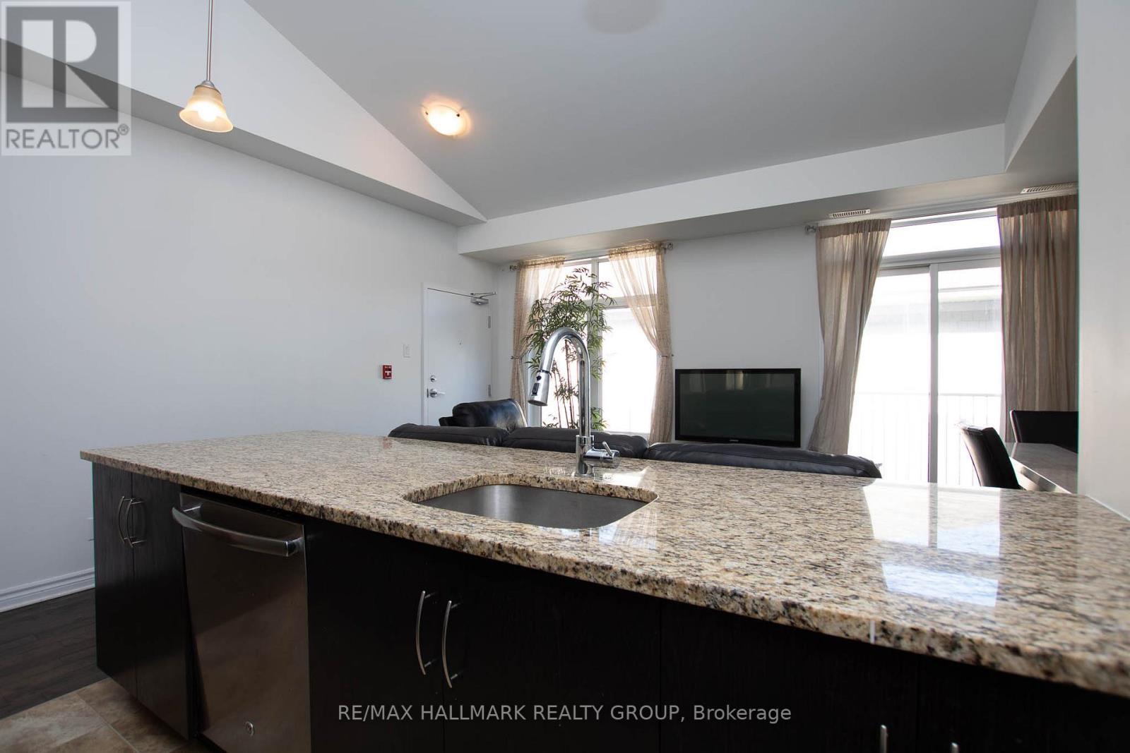 H - 314 Everest Private, Ottawa, ON - Indoor Photo Showing Kitchen