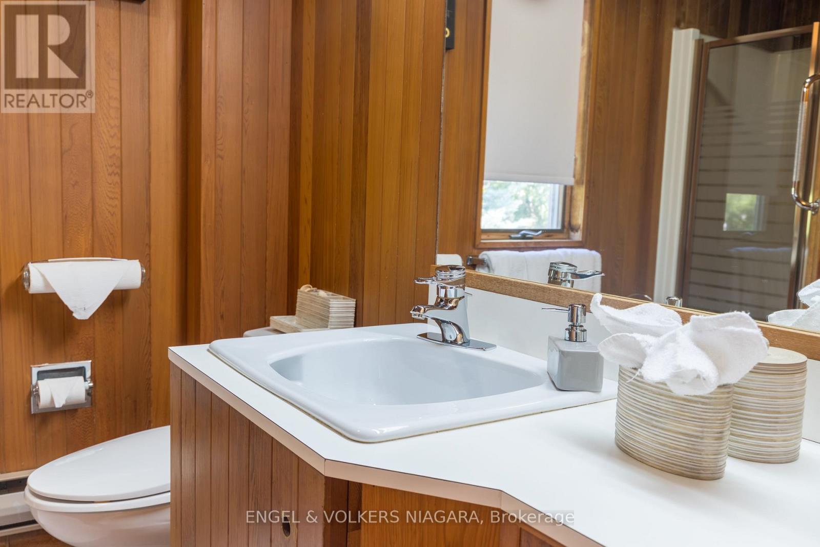 89 Byron Street, Niagara-On-The-Lake (Town), ON - Indoor Photo Showing Bathroom