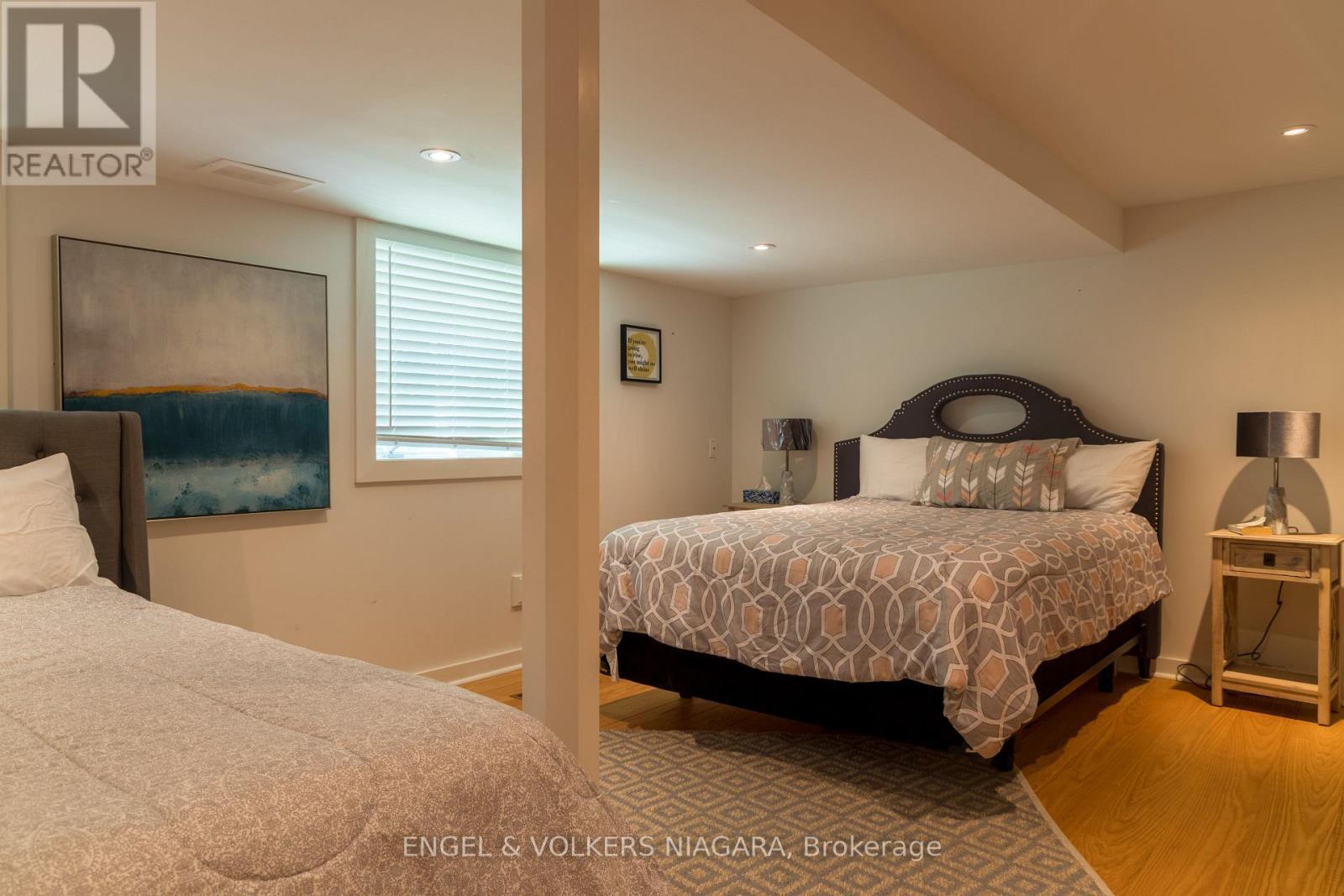 89 Byron Street, Niagara-On-The-Lake (Town), ON - Indoor Photo Showing Bedroom