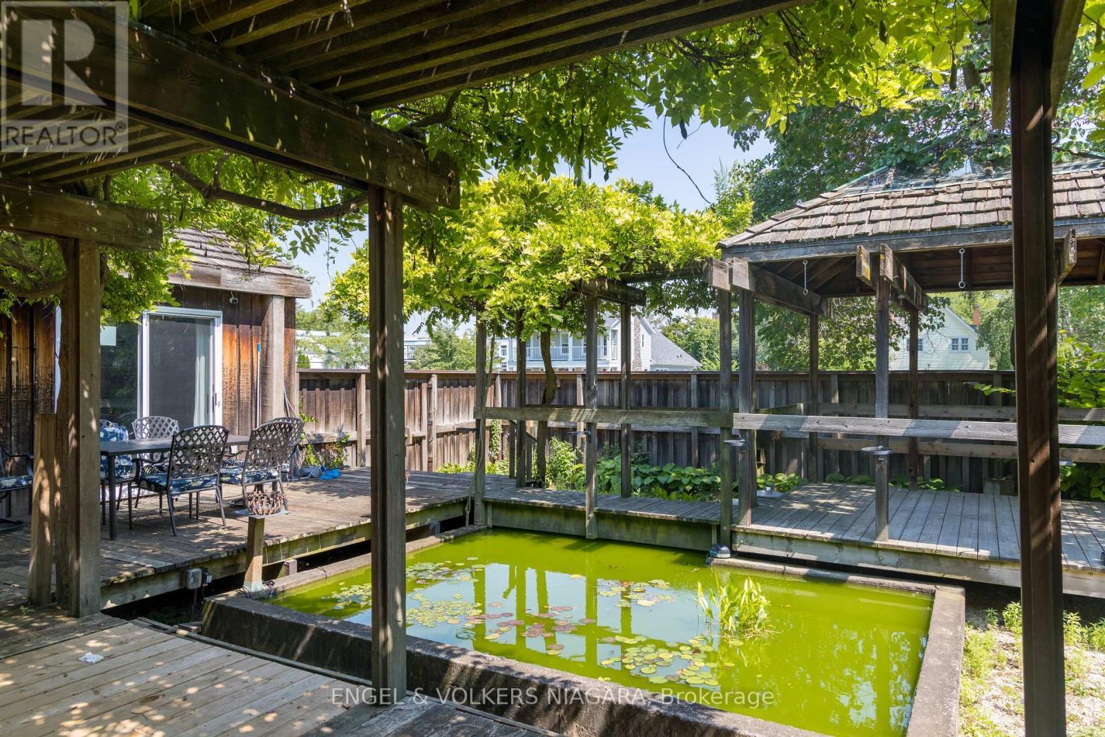 89 Byron Street, Niagara-On-The-Lake (Town), ON - Outdoor With Deck Patio Veranda