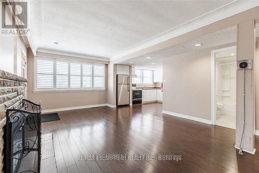 2340 King Street E, Hamilton, ON - Indoor Photo Showing Other Room