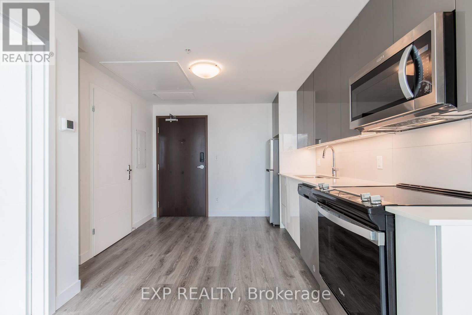 3908 - 60 Frederick Street, Kitchener, ON - Indoor Photo Showing Kitchen