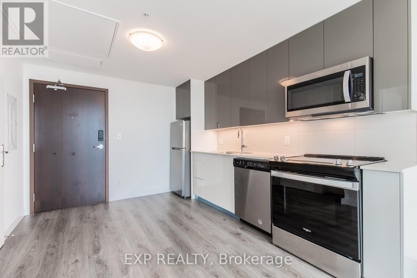 3908 - 60 Frederick Street, Kitchener, ON - Indoor Photo Showing Kitchen