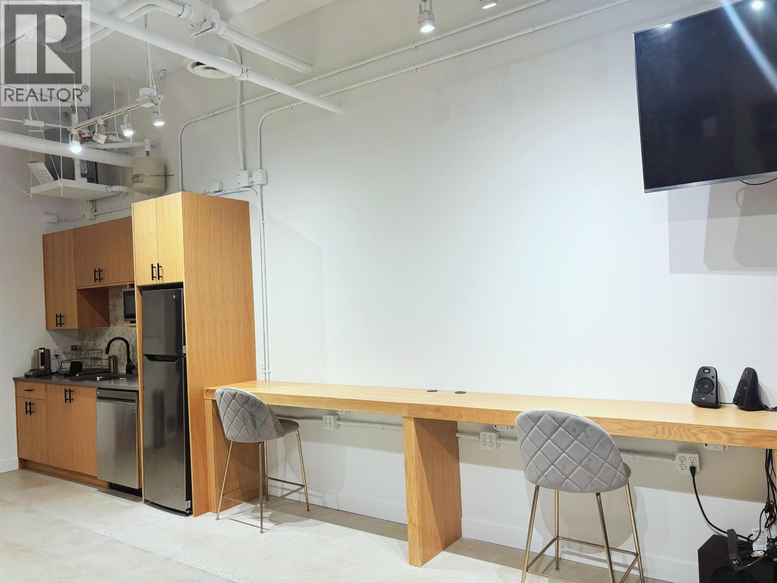 631 6378 Silver Avenue, Burnaby, BC