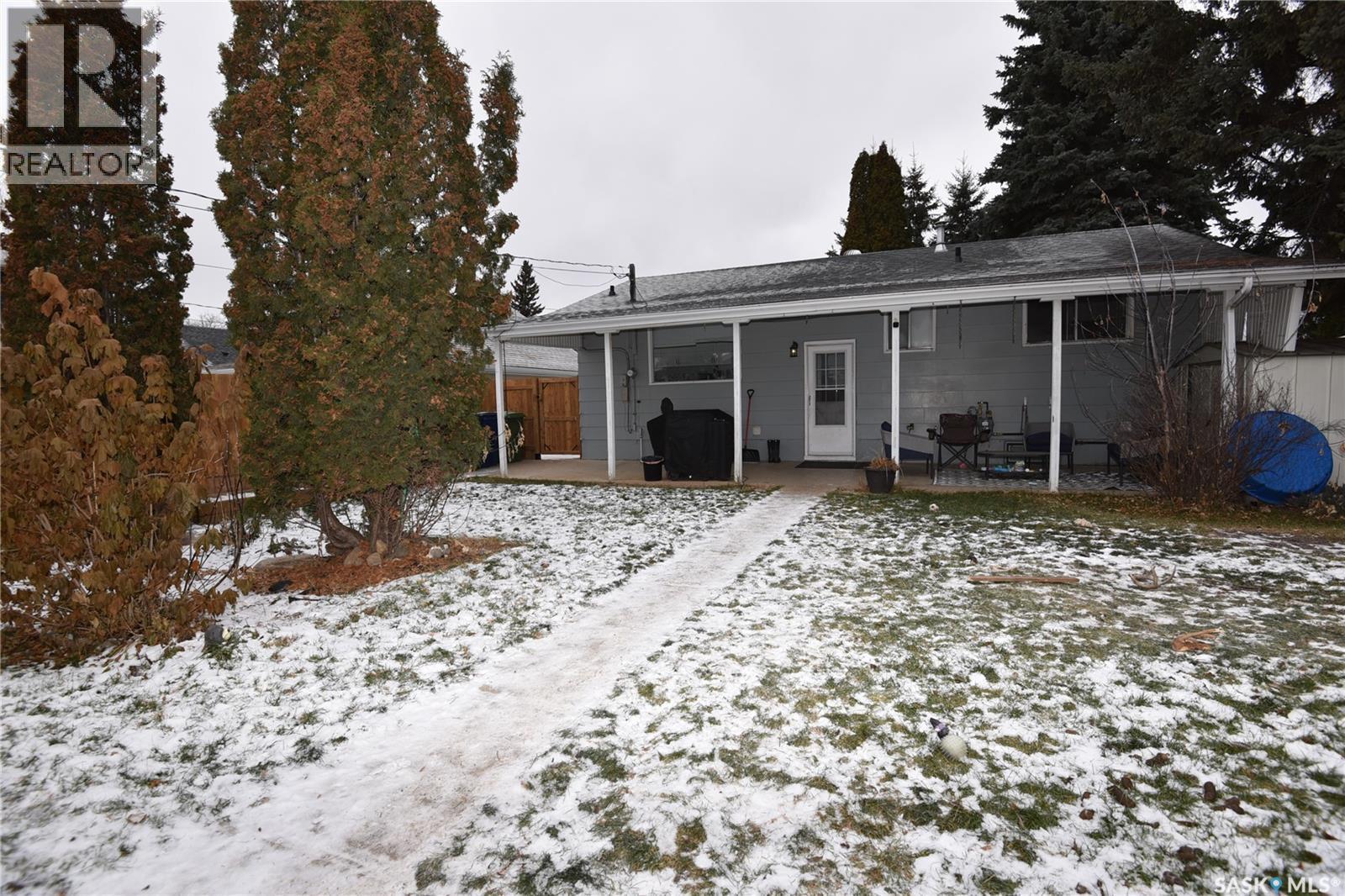 312 6Th Avenue E, Nipawin, SK - Outdoor
