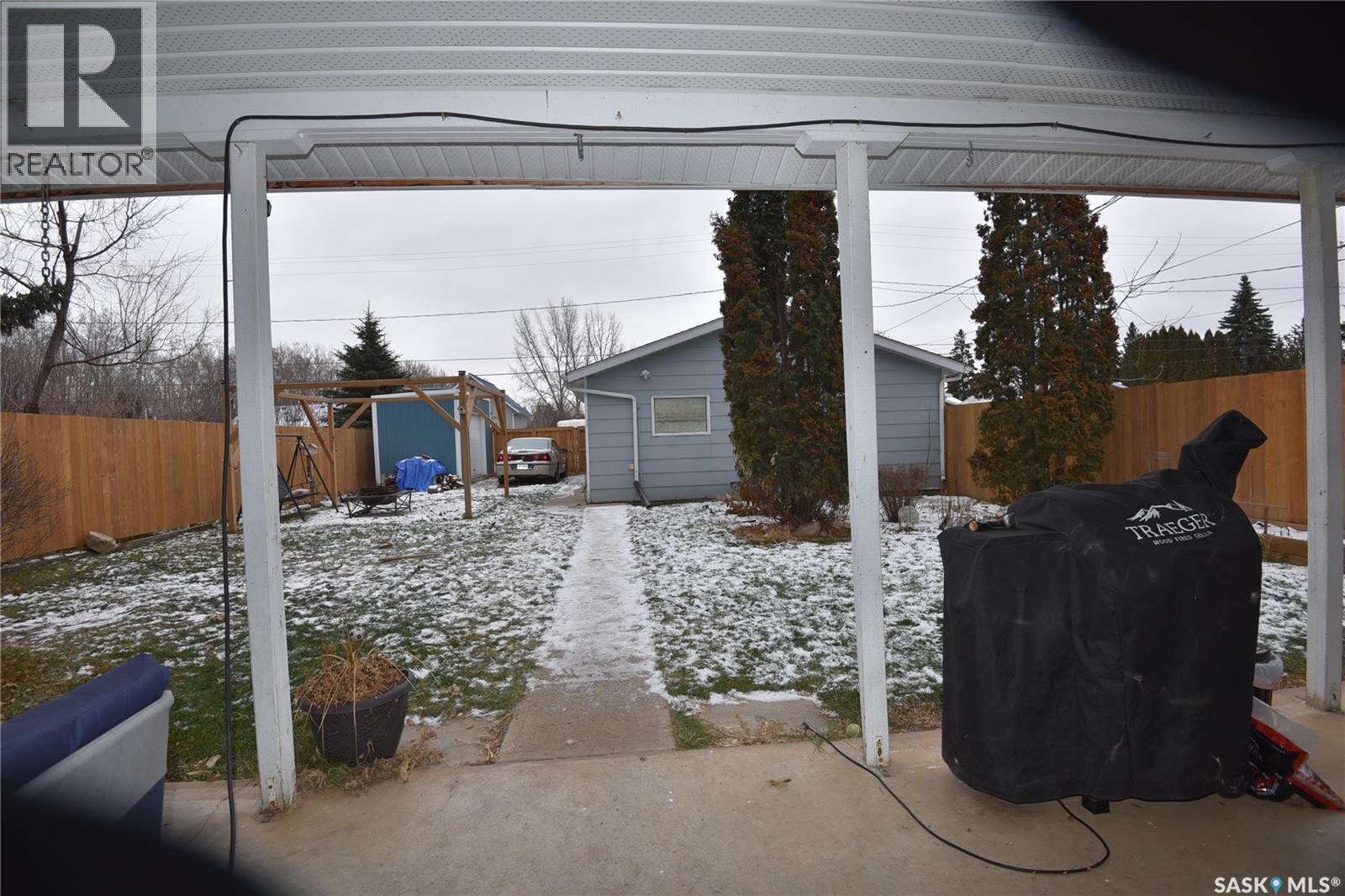 312 6Th Avenue E, Nipawin, SK - Outdoor