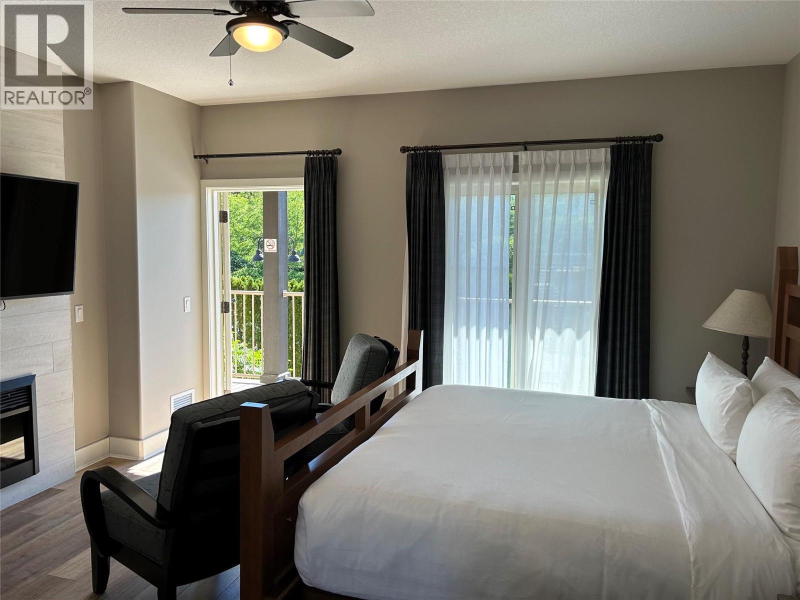 1200 Rancher Creek Road Unit# 131D, Osoyoos, BC - Indoor Photo Showing Bedroom