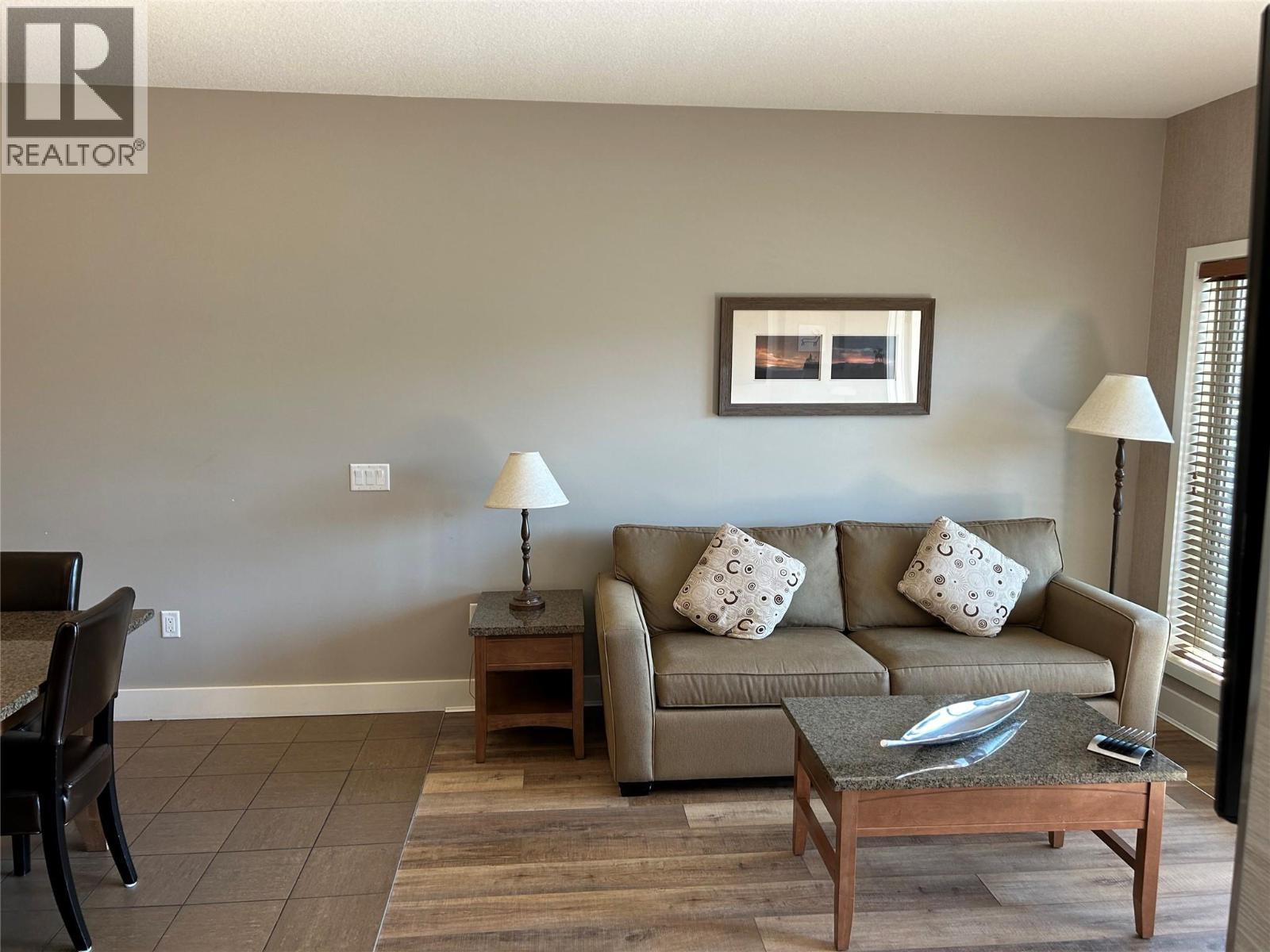 1200 Rancher Creek Road Unit# 131D, Osoyoos, BC - Indoor Photo Showing Living Room