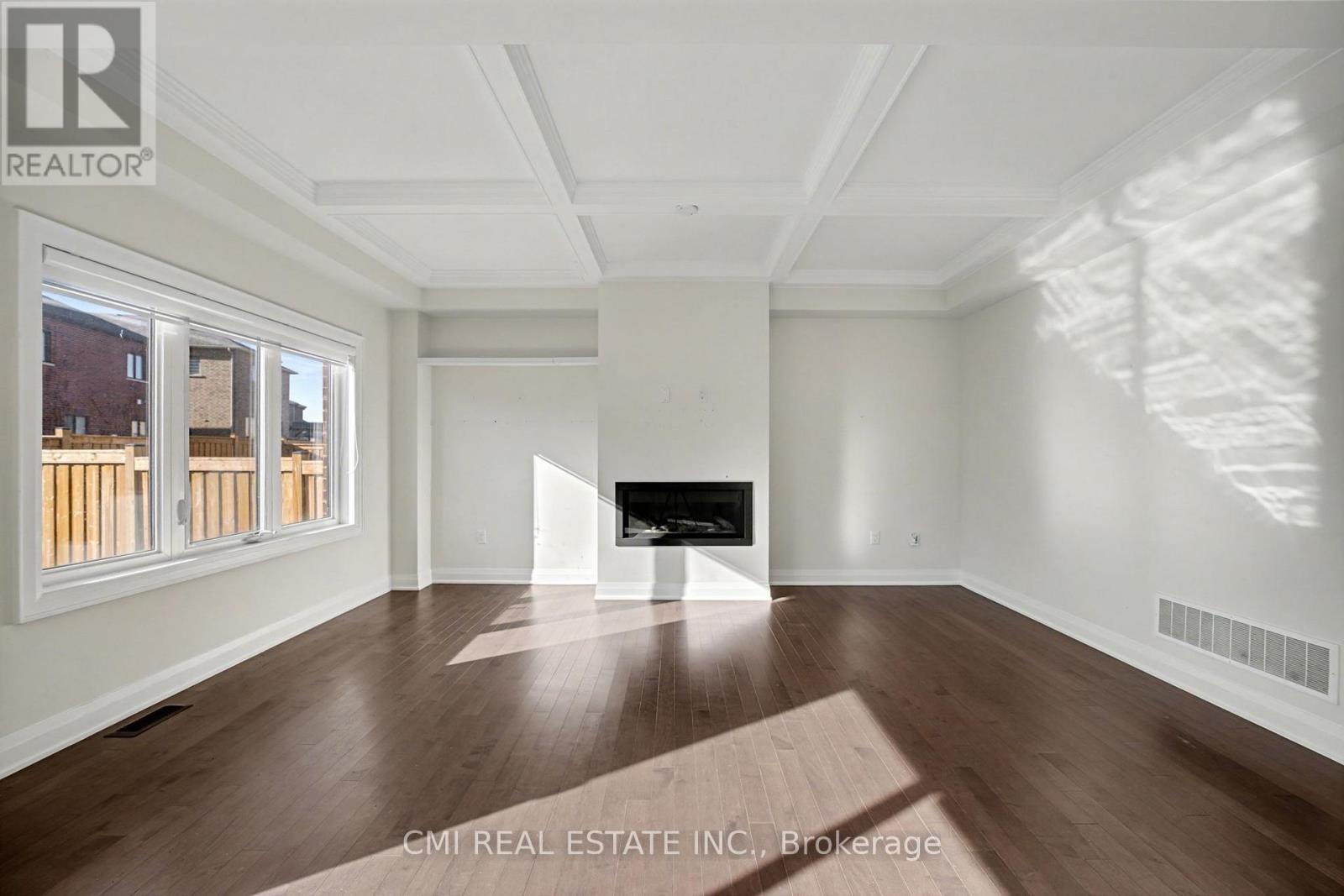343 Northglen Boulevard W, Clarington, ON - Indoor Photo Showing Other Room With Fireplace