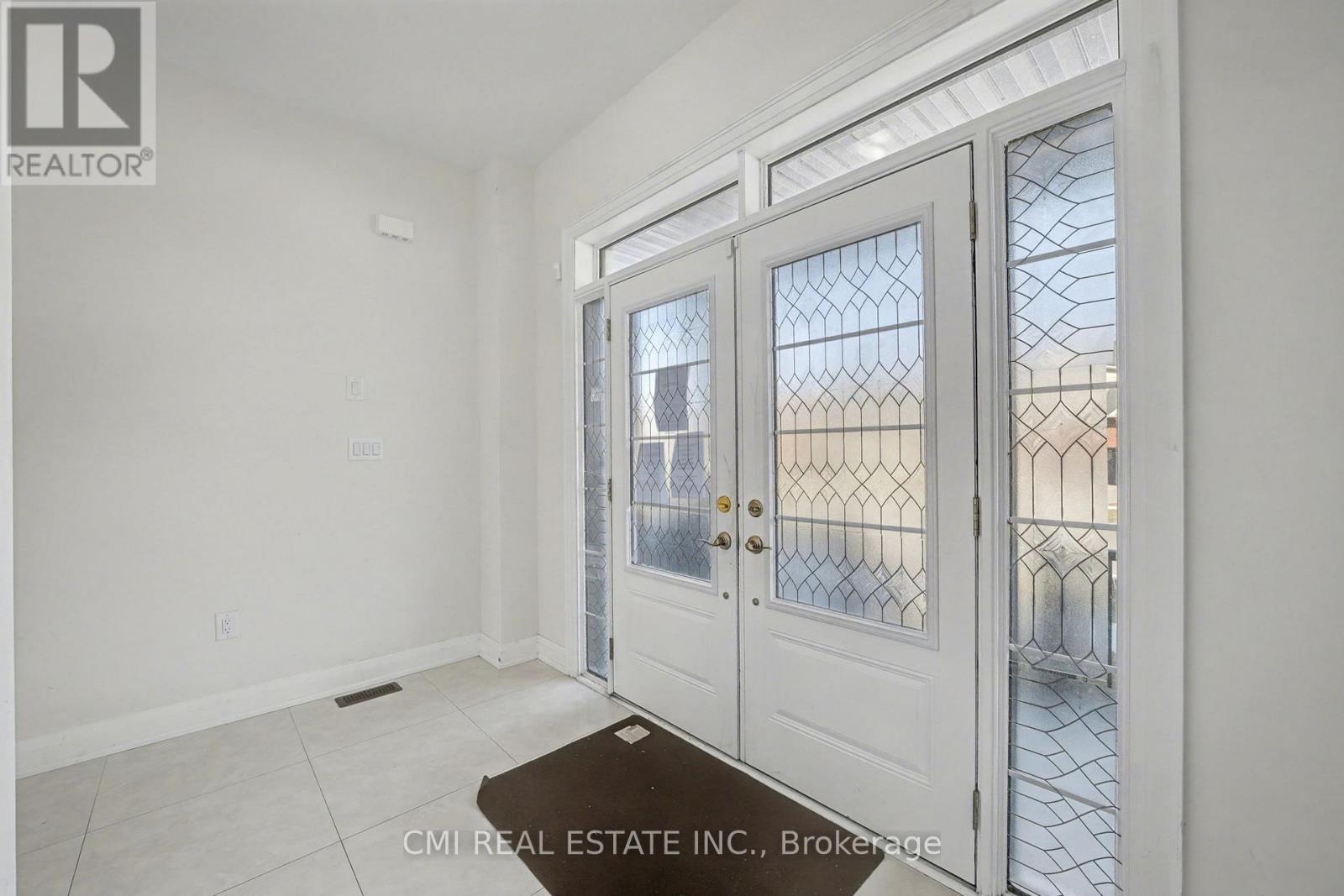 343 Northglen Boulevard W, Clarington, ON - Indoor Photo Showing Other Room