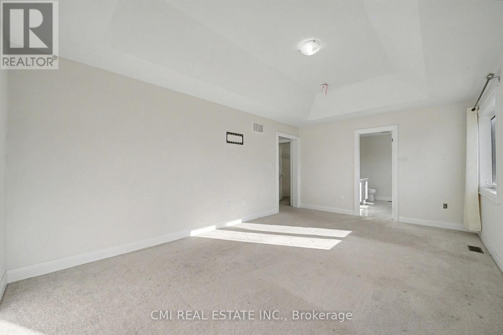 343 Northglen Boulevard W, Clarington, ON - Indoor Photo Showing Other Room