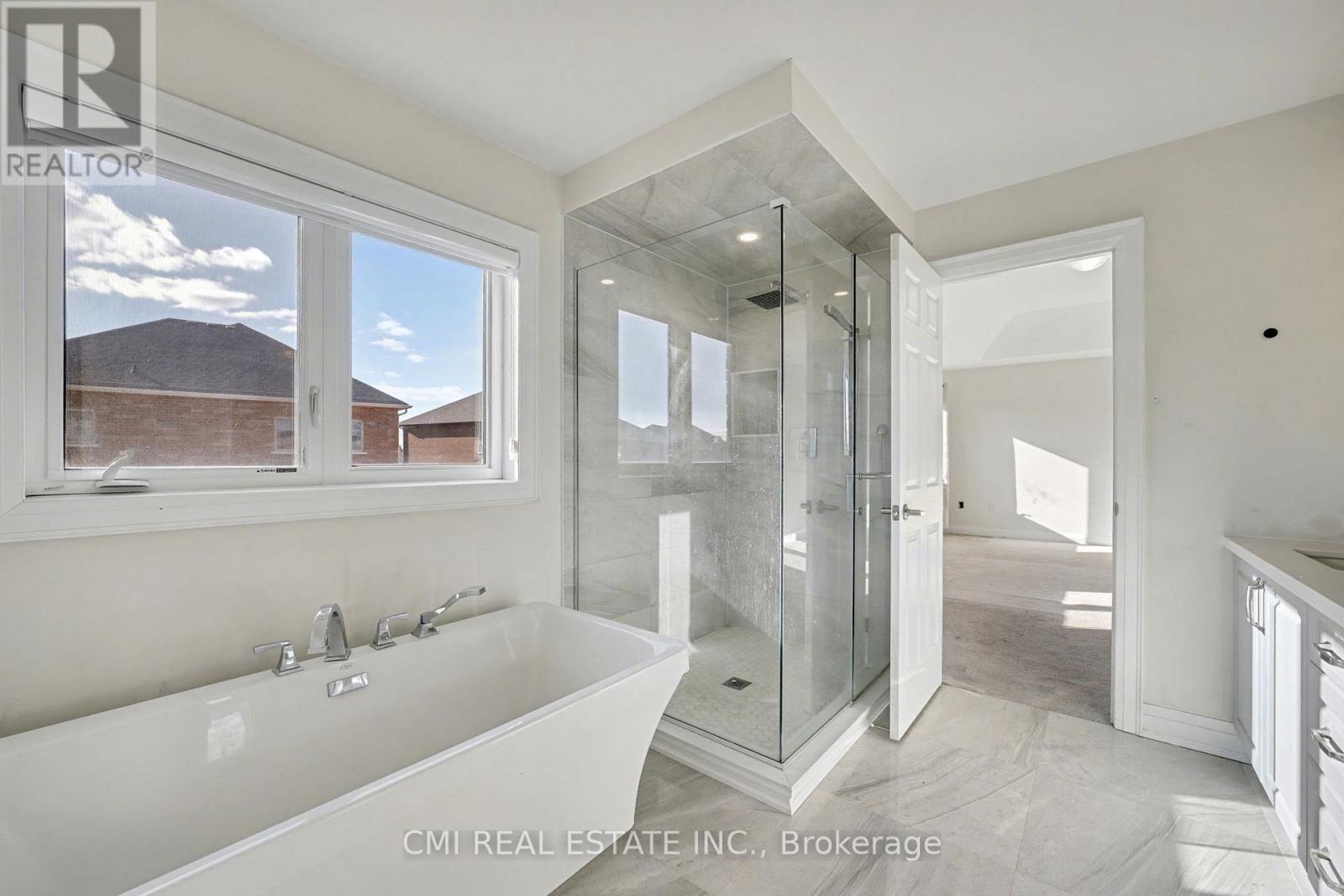 343 Northglen Boulevard W, Clarington, ON - Indoor Photo Showing Bathroom