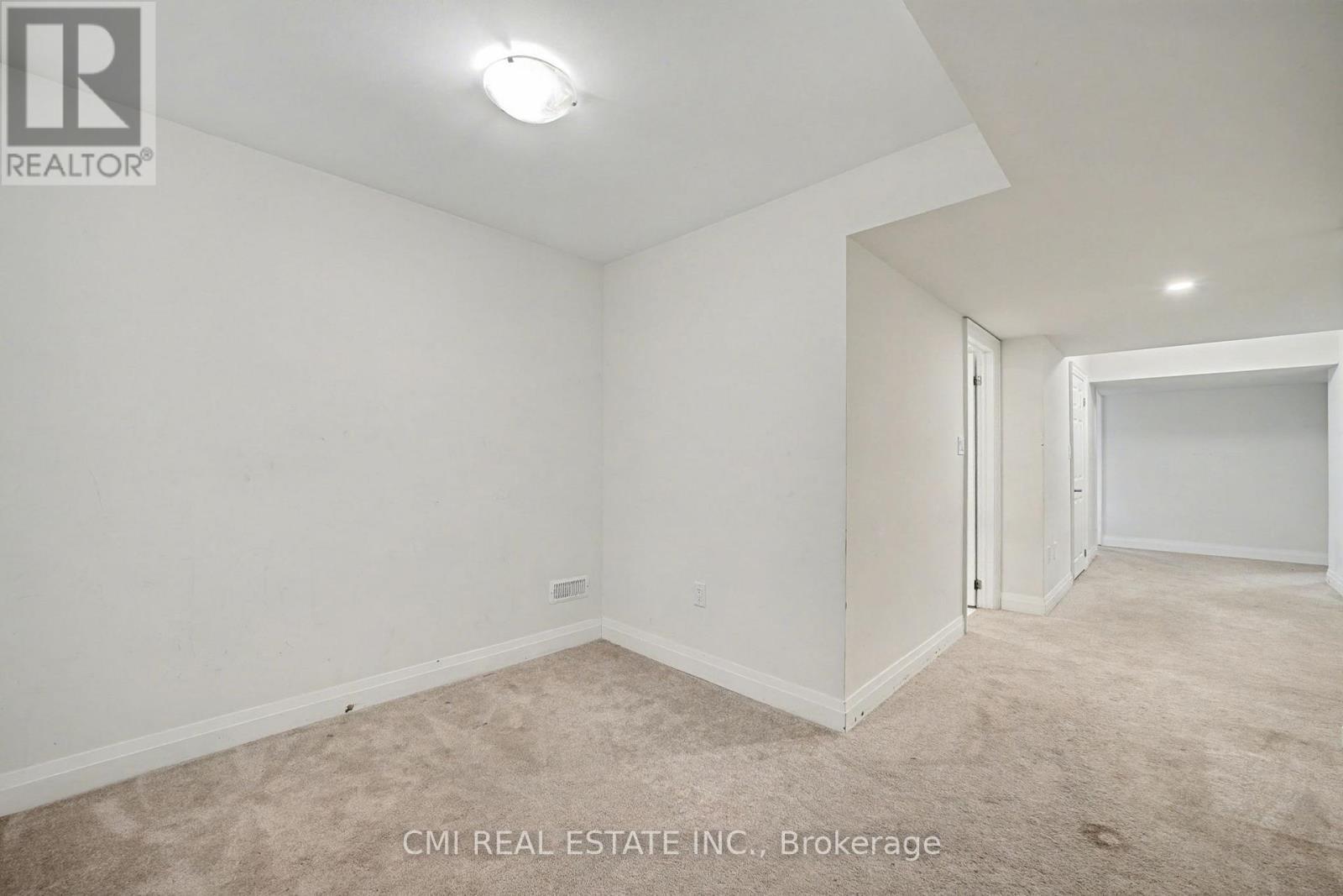 343 Northglen Boulevard W, Clarington, ON - Indoor Photo Showing Other Room