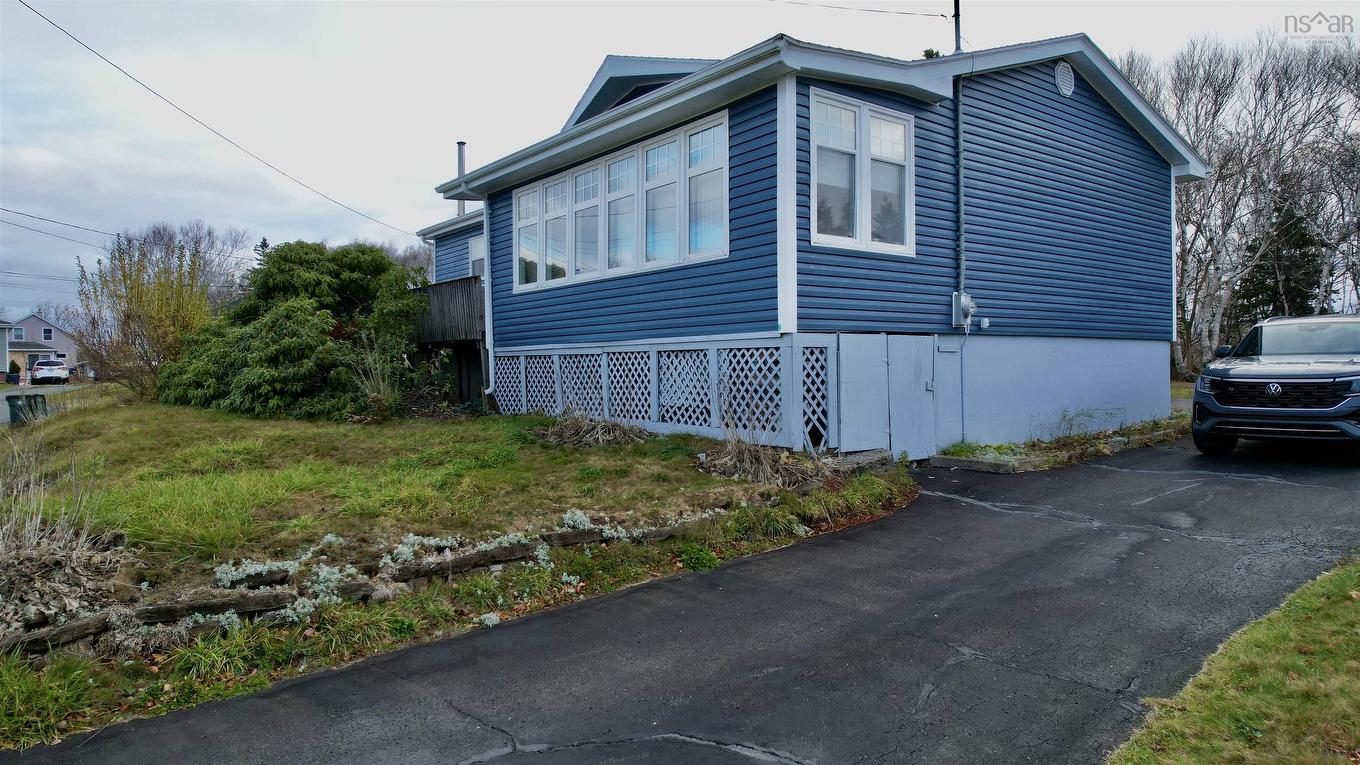 18 Avalon Crescent, Glace Bay, NS