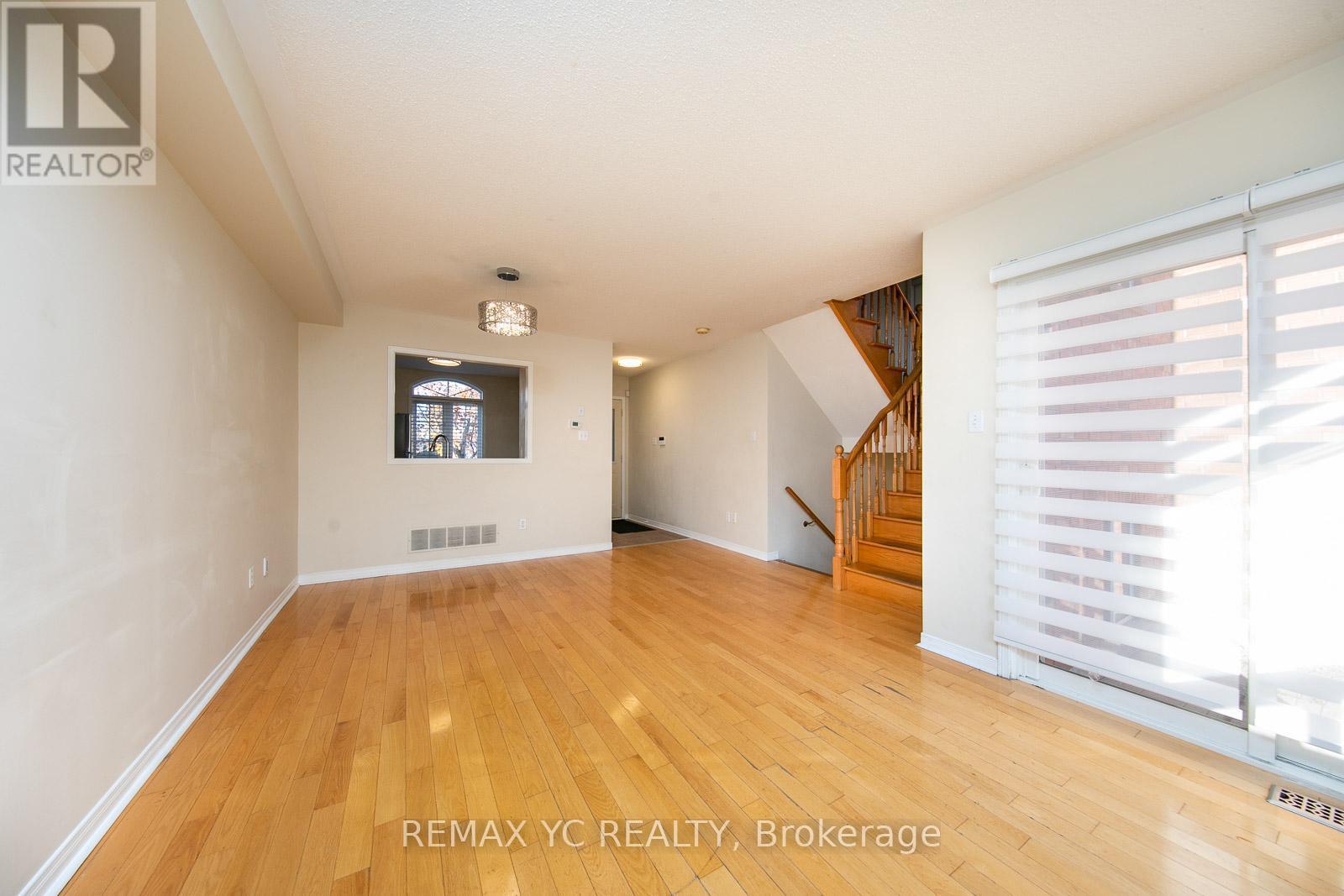 110 Dolce Crescent, Vaughan, ON - Indoor Photo Showing Other Room