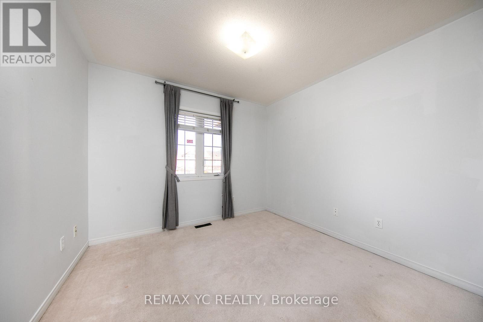 110 Dolce Crescent, Vaughan, ON - Indoor Photo Showing Other Room